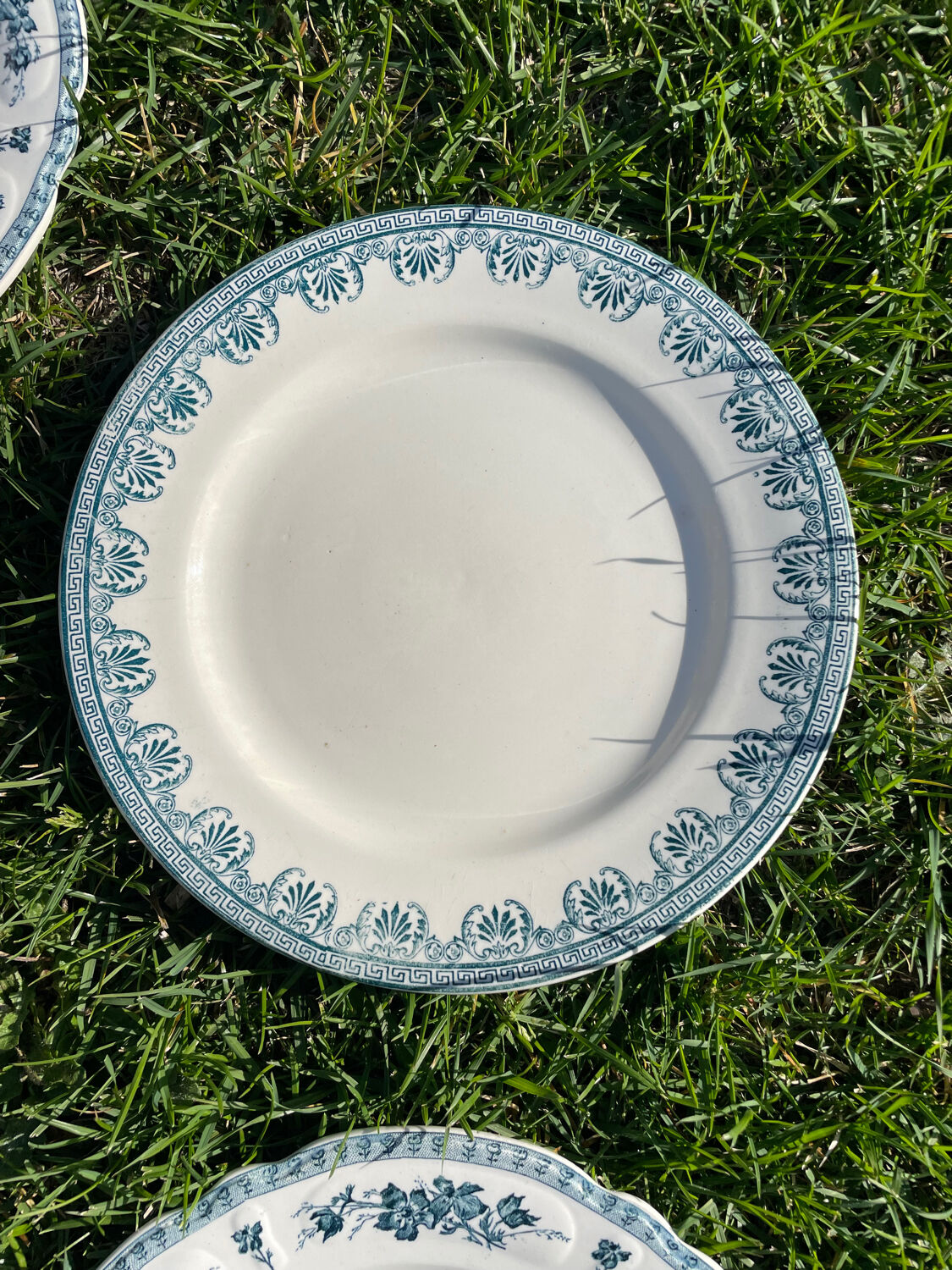 Set of 6 mismatched iron earth flat plates
