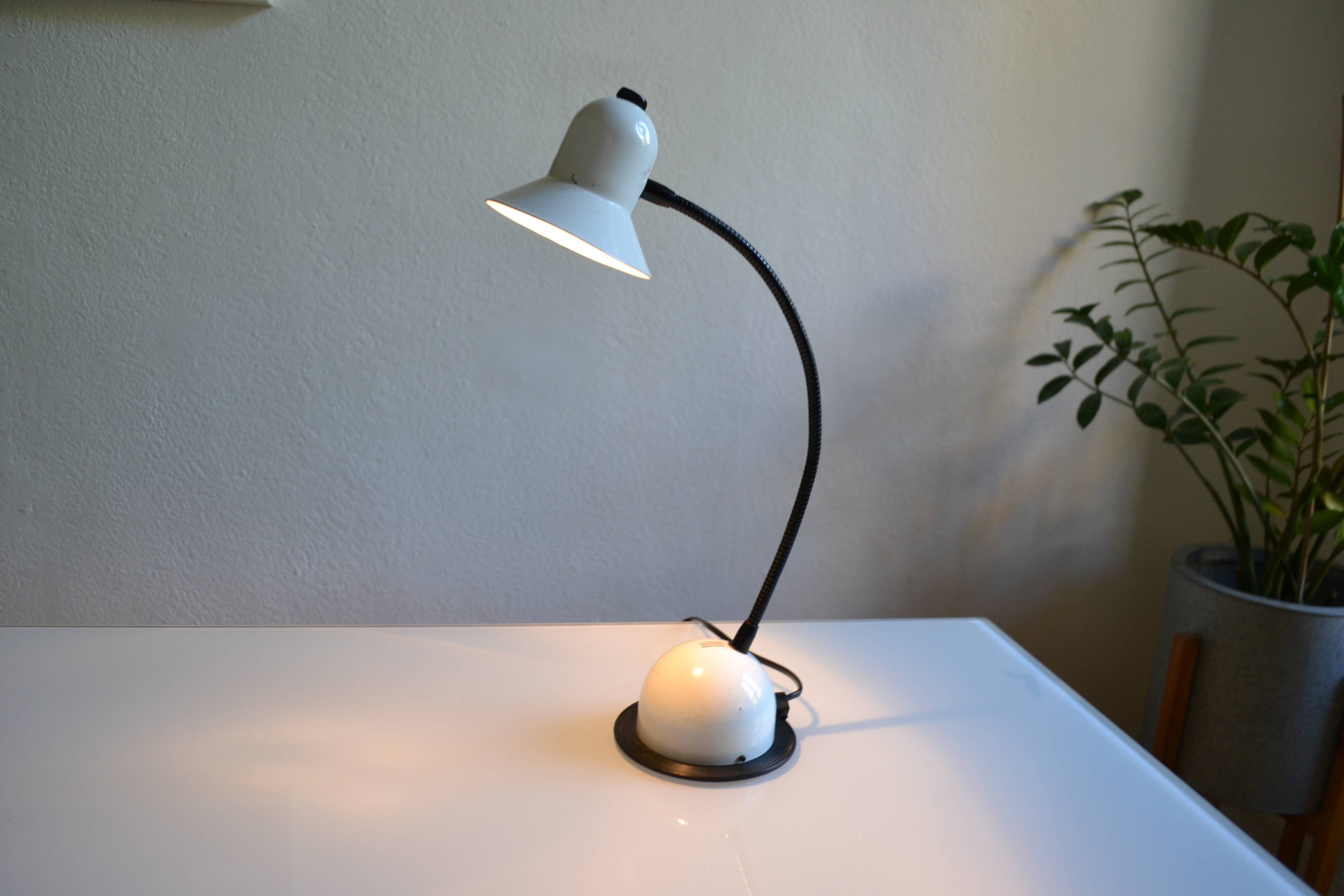postmodern articulated lamp Italy 1980s 1980