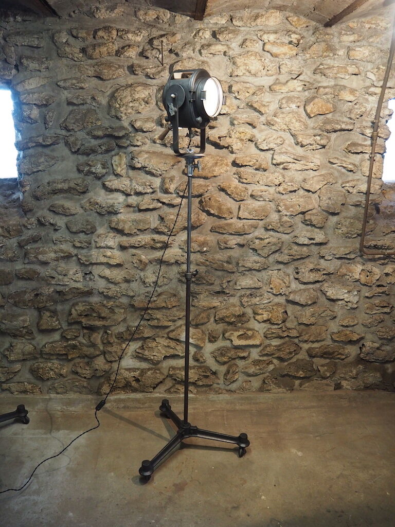 Projector Cremer Paris on tripod wheels 50 years