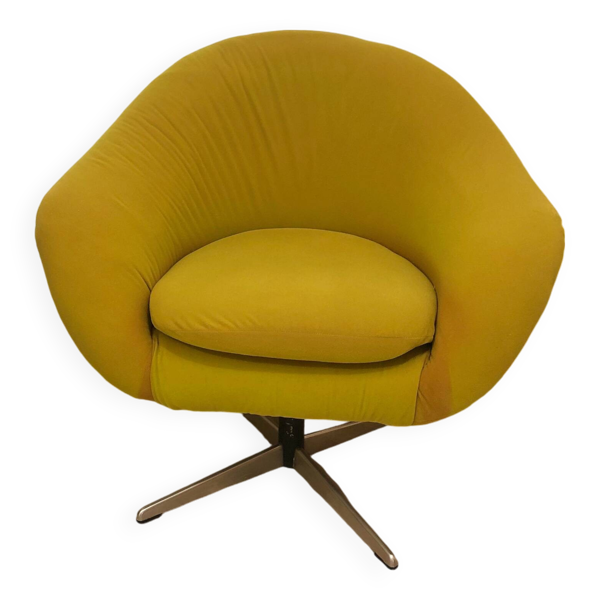 Fauteuil coquille des années 60, pivotant, couleur moutarde