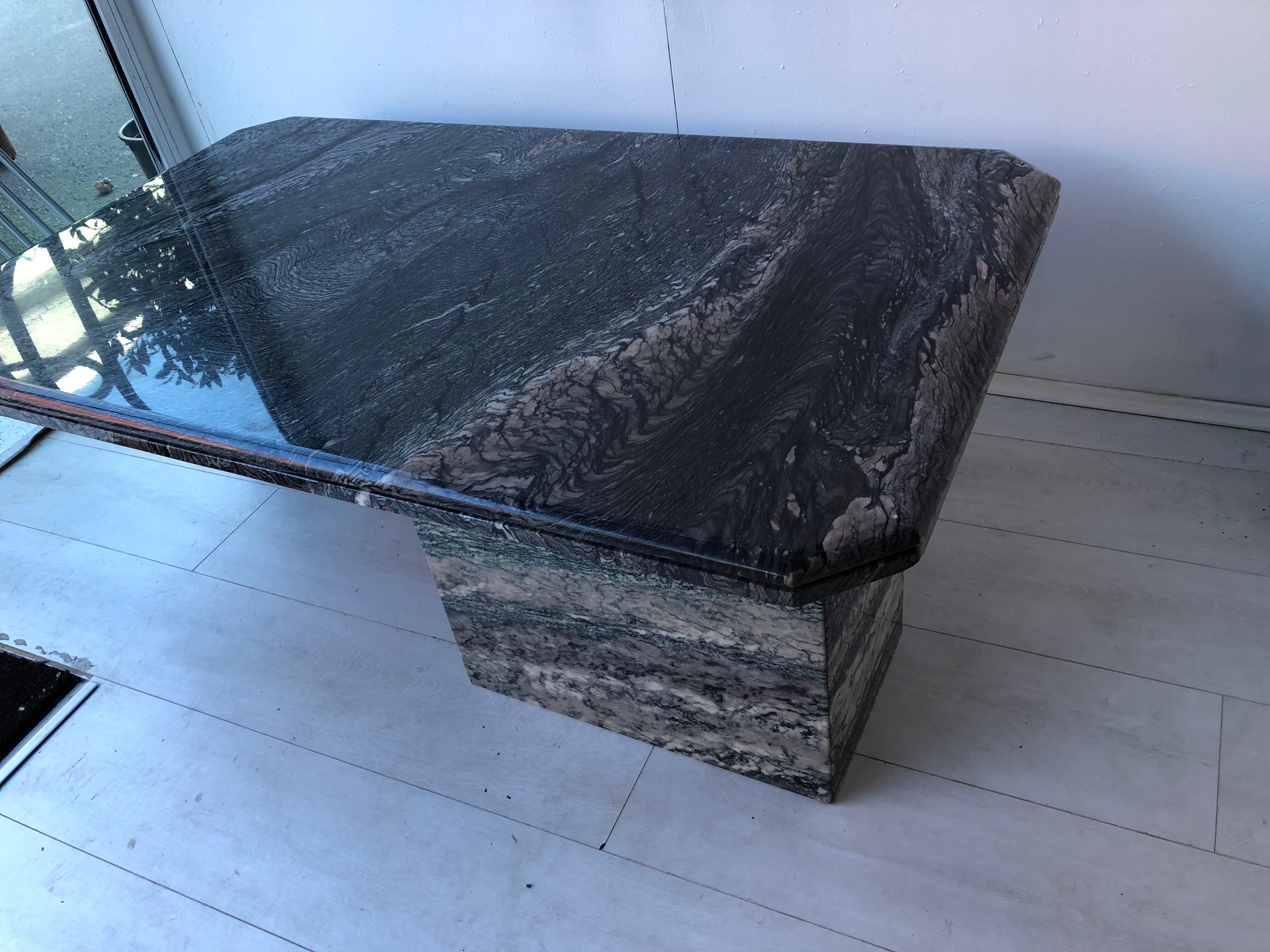 Table basse par Roche Bobois