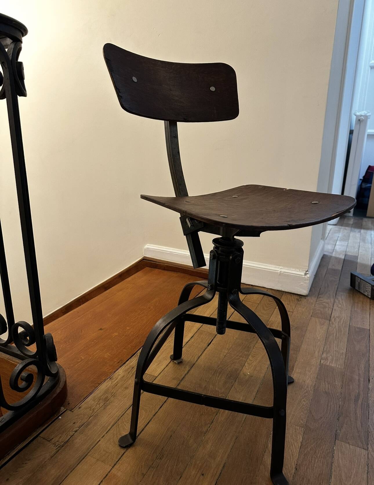 Bienaise workshop chair – model 204 – France, circa 1930–1950