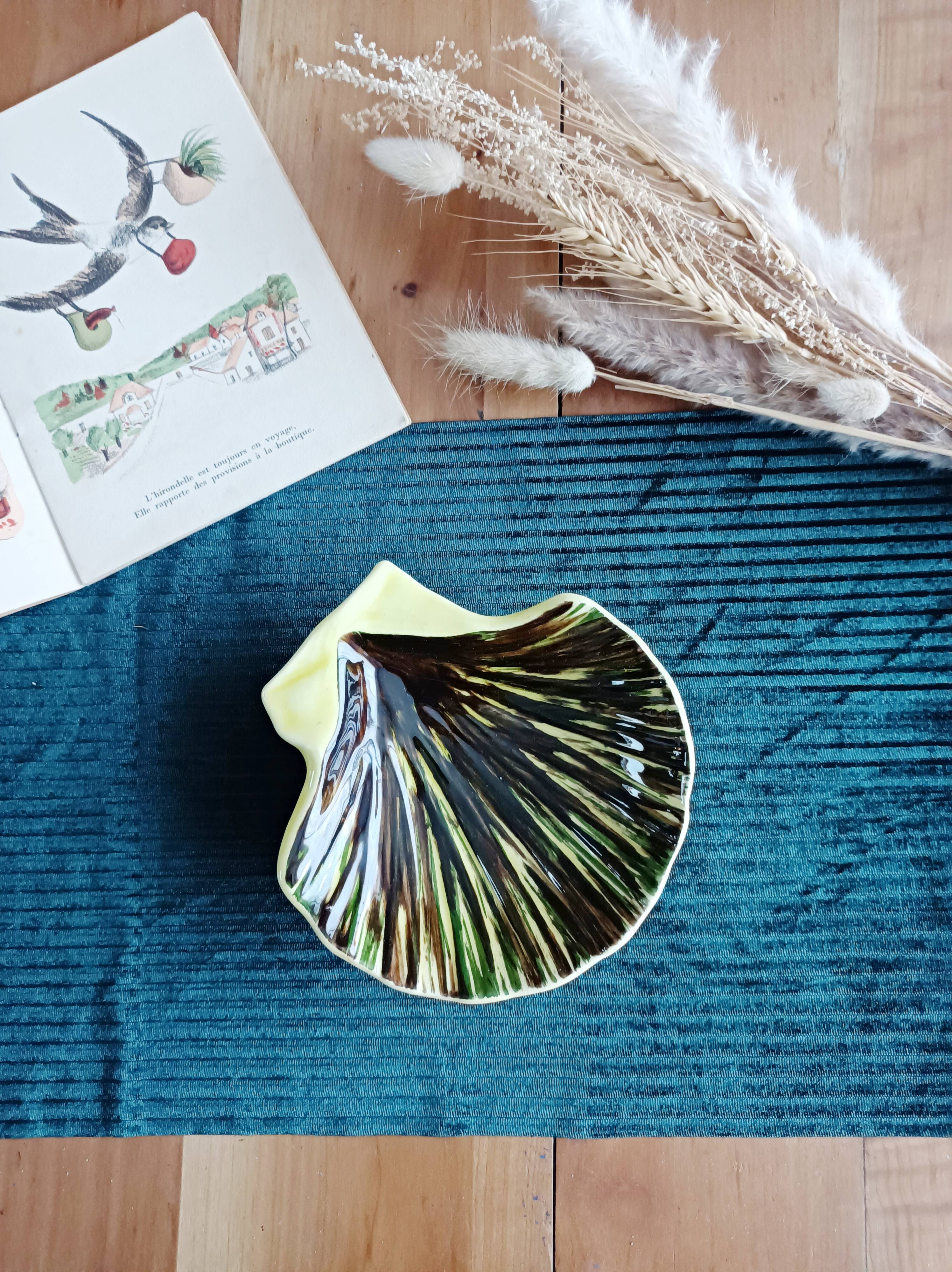 St-Clement seashell butter dish