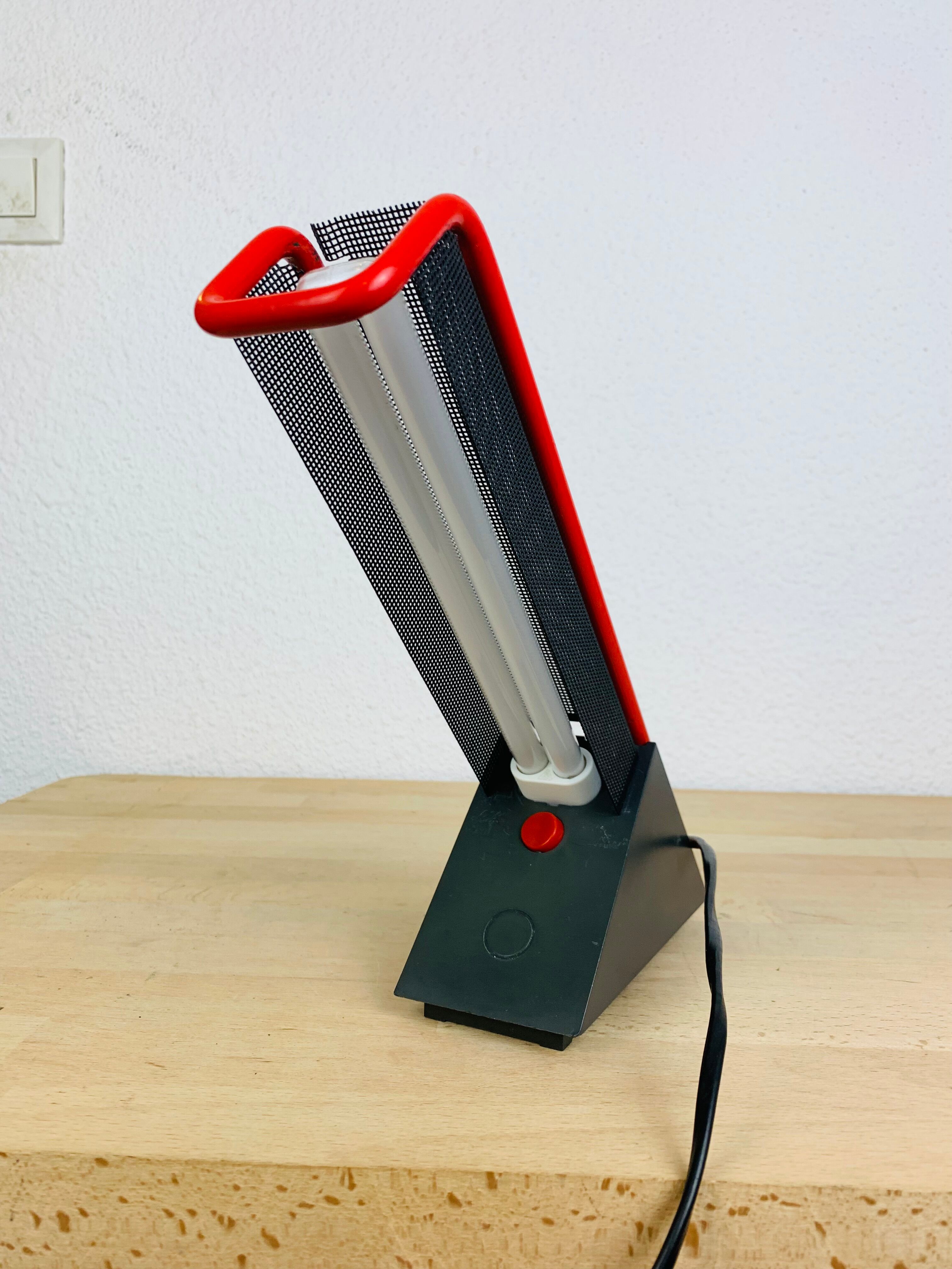 Philips 80s geometric red and black lamp