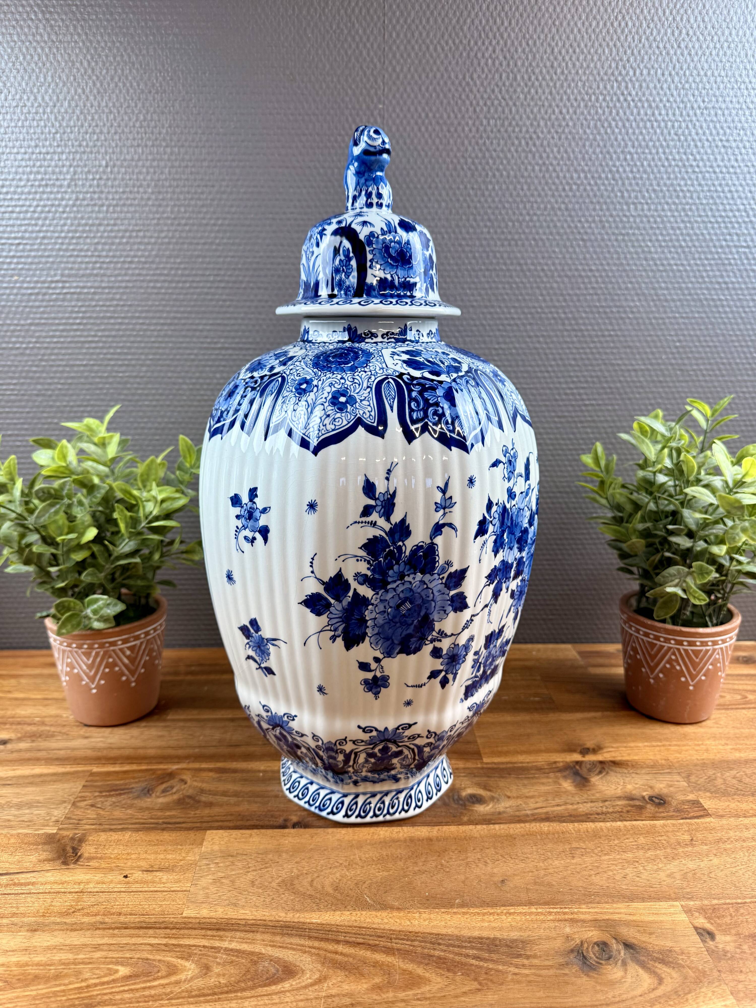 Delft potiche with lid – De Porceleyne Fles – blue decoration