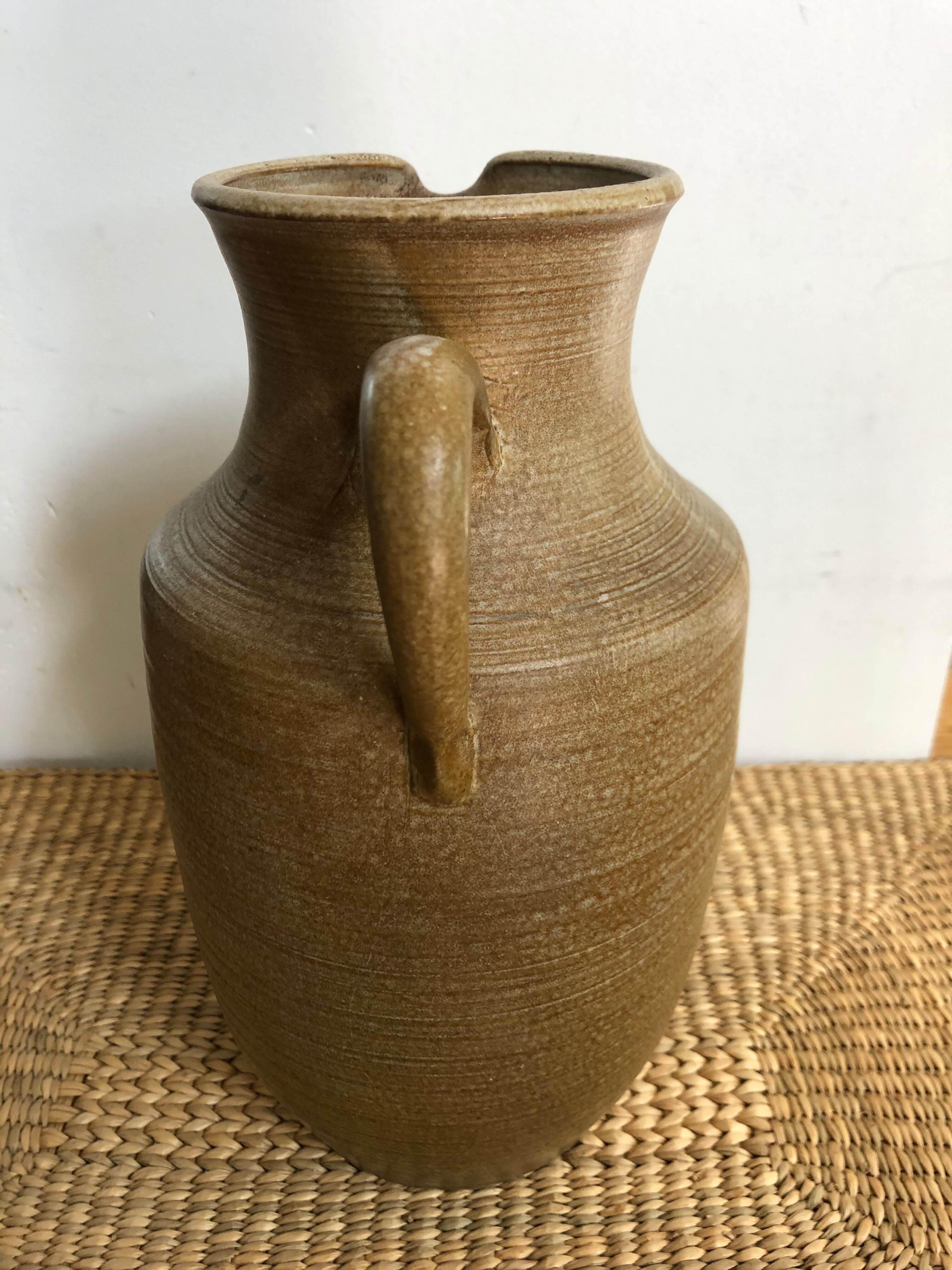 Sandstone pitcher