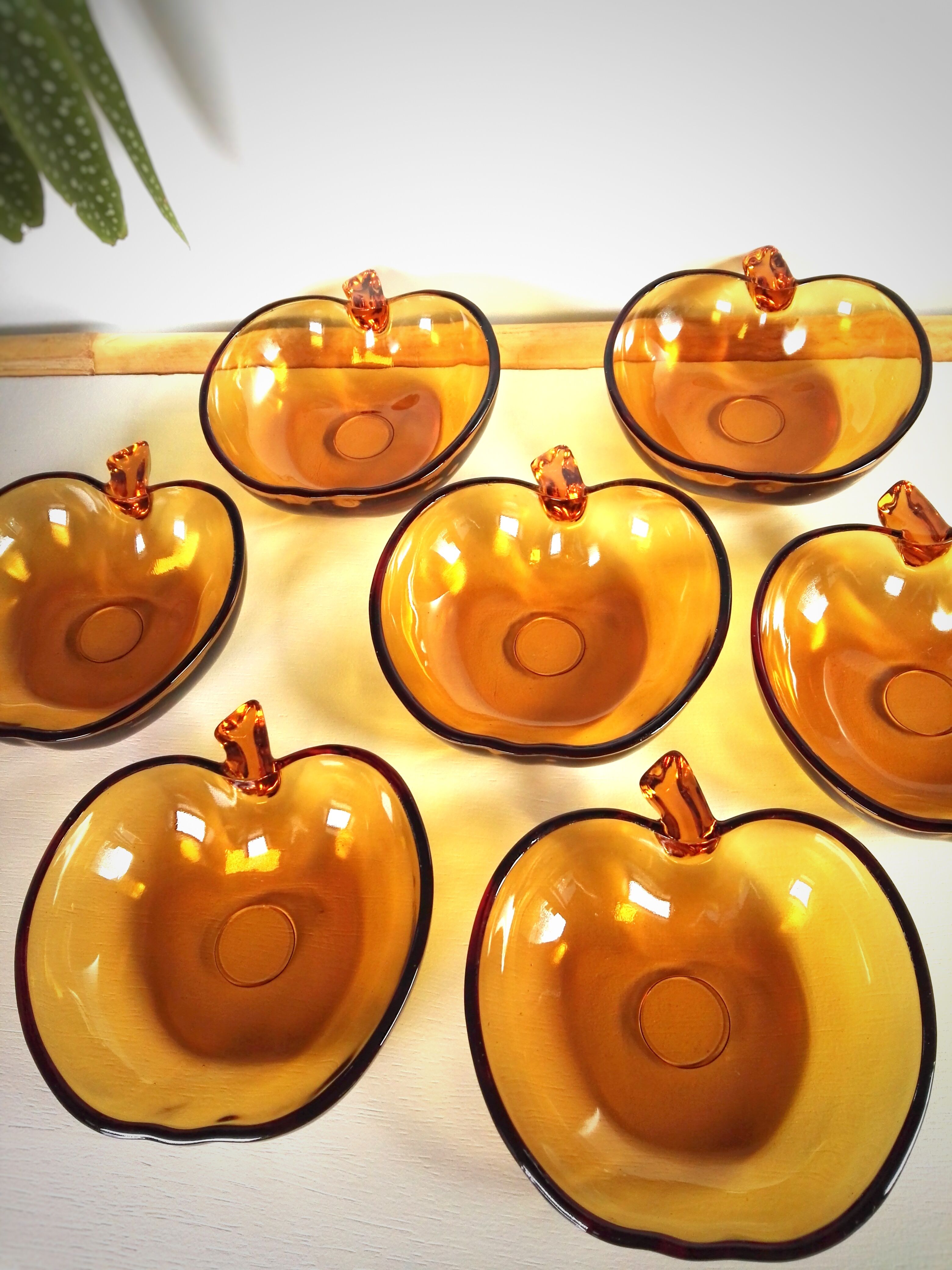 7 ramekins apple 70s