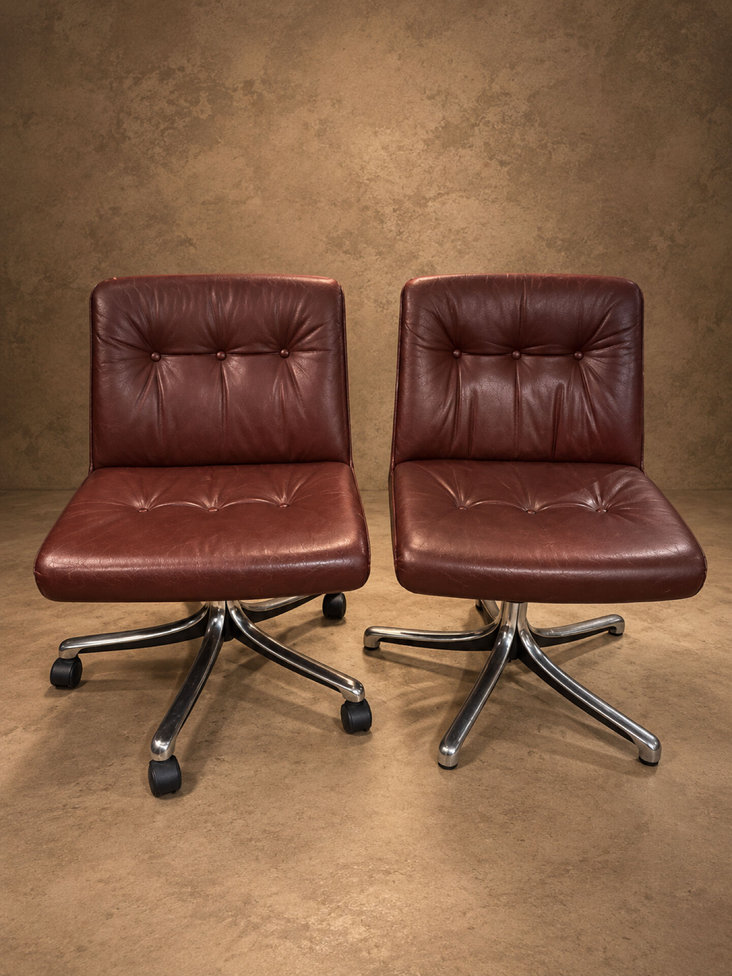 Pair of P128 armchairs by Osvaldo Borsani circa 1970
