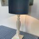 Lampe en bois sculpté Blanc d’Ivoire