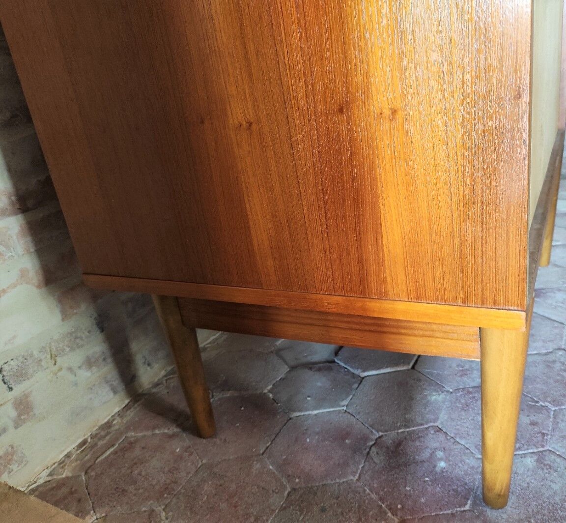 Armoire vintage