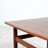 Square rosewood coffee table by Grete Jalk for Glostrup