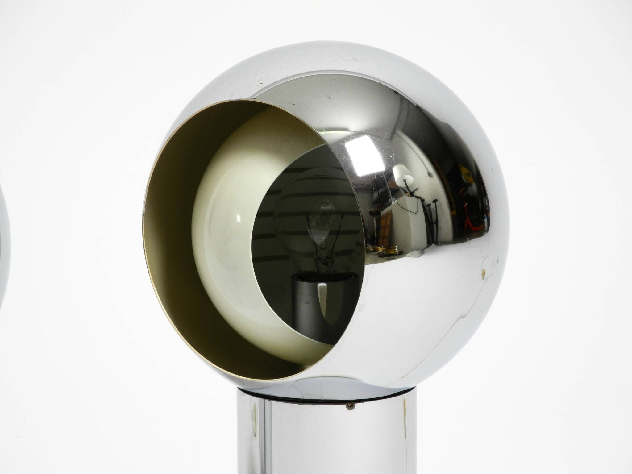 Pair of large Mid Century Space Age chrome table lamps - Made in Italy