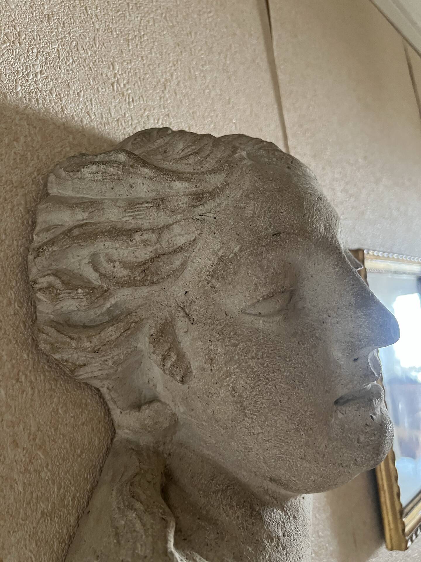 Statue tête d’aphrodite en pierre sculptée main