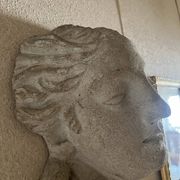 Statue tête d’aphrodite en pierre sculptée main