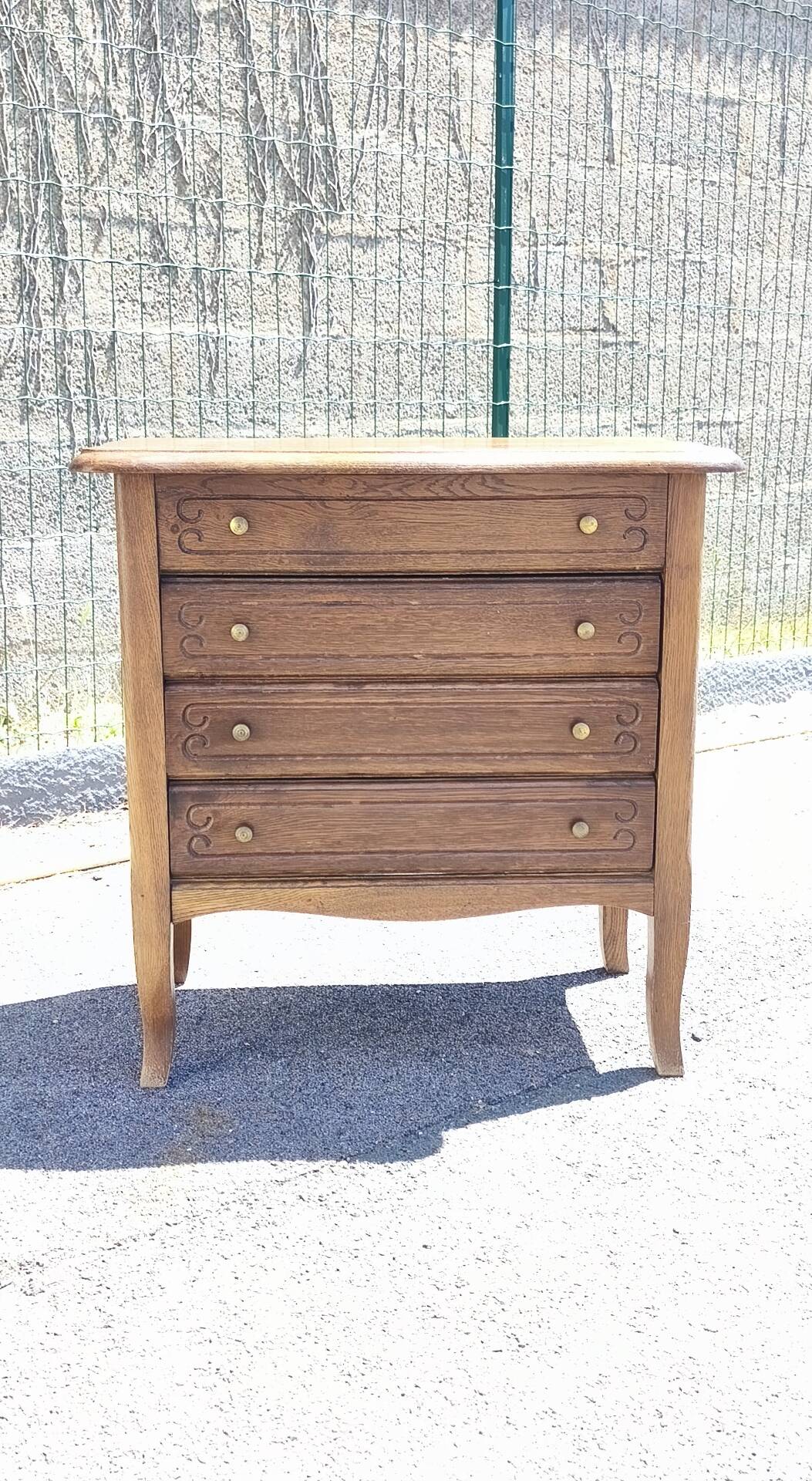 Small chest of drawers/nightstand