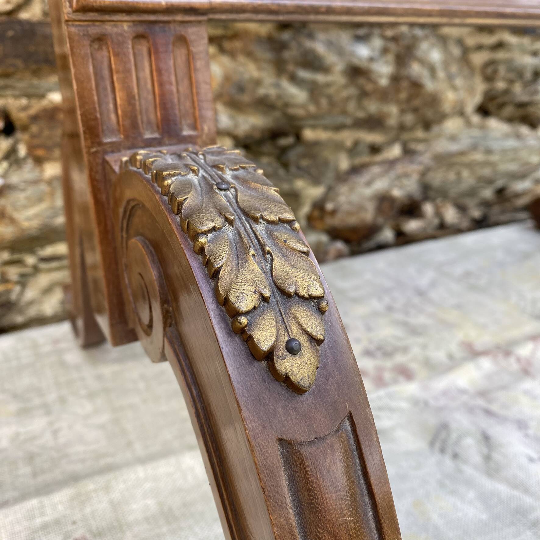 Wooden and embroidered fabric fireplace screen 94X62