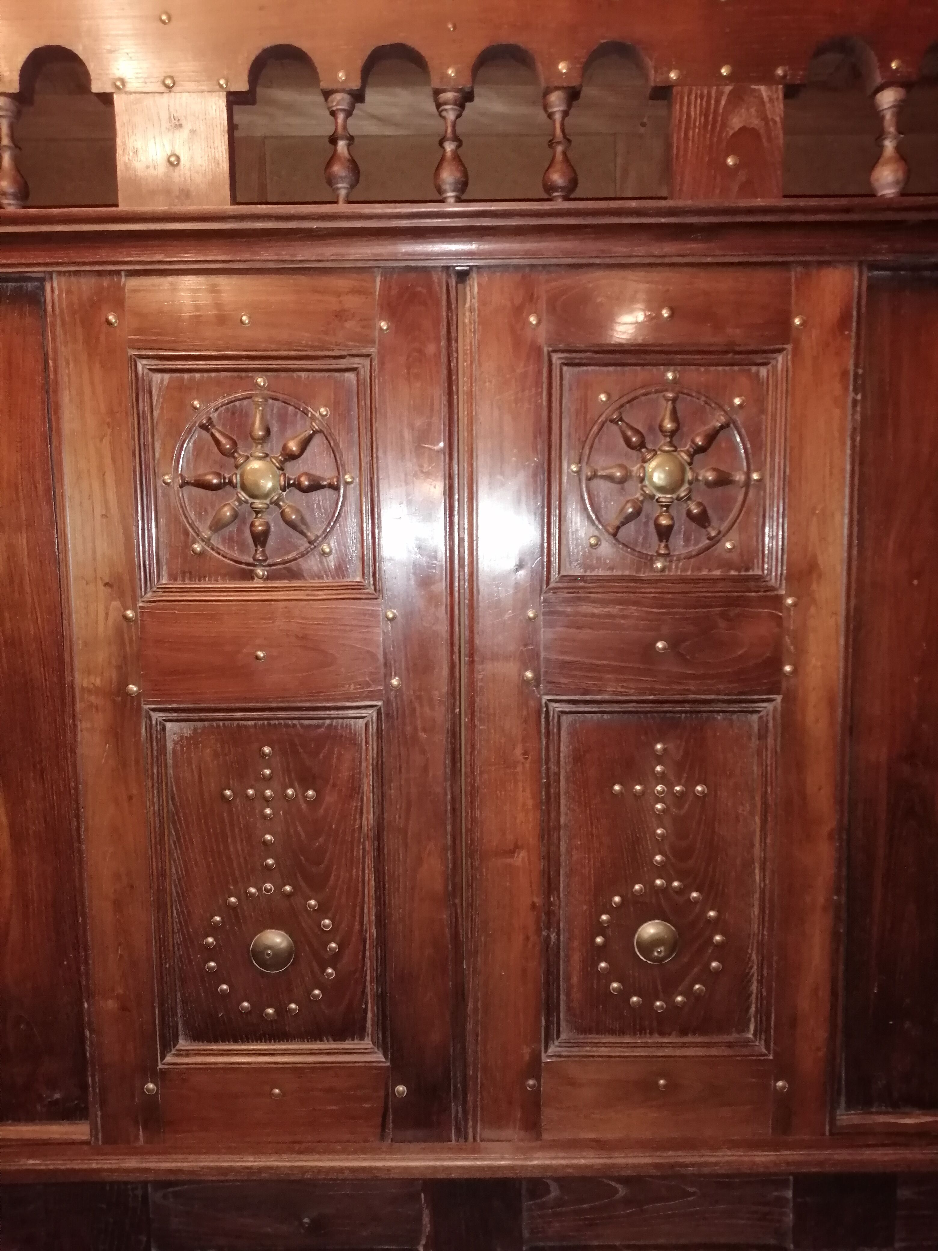 Old enclosed bed library