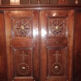 Old enclosed bed library