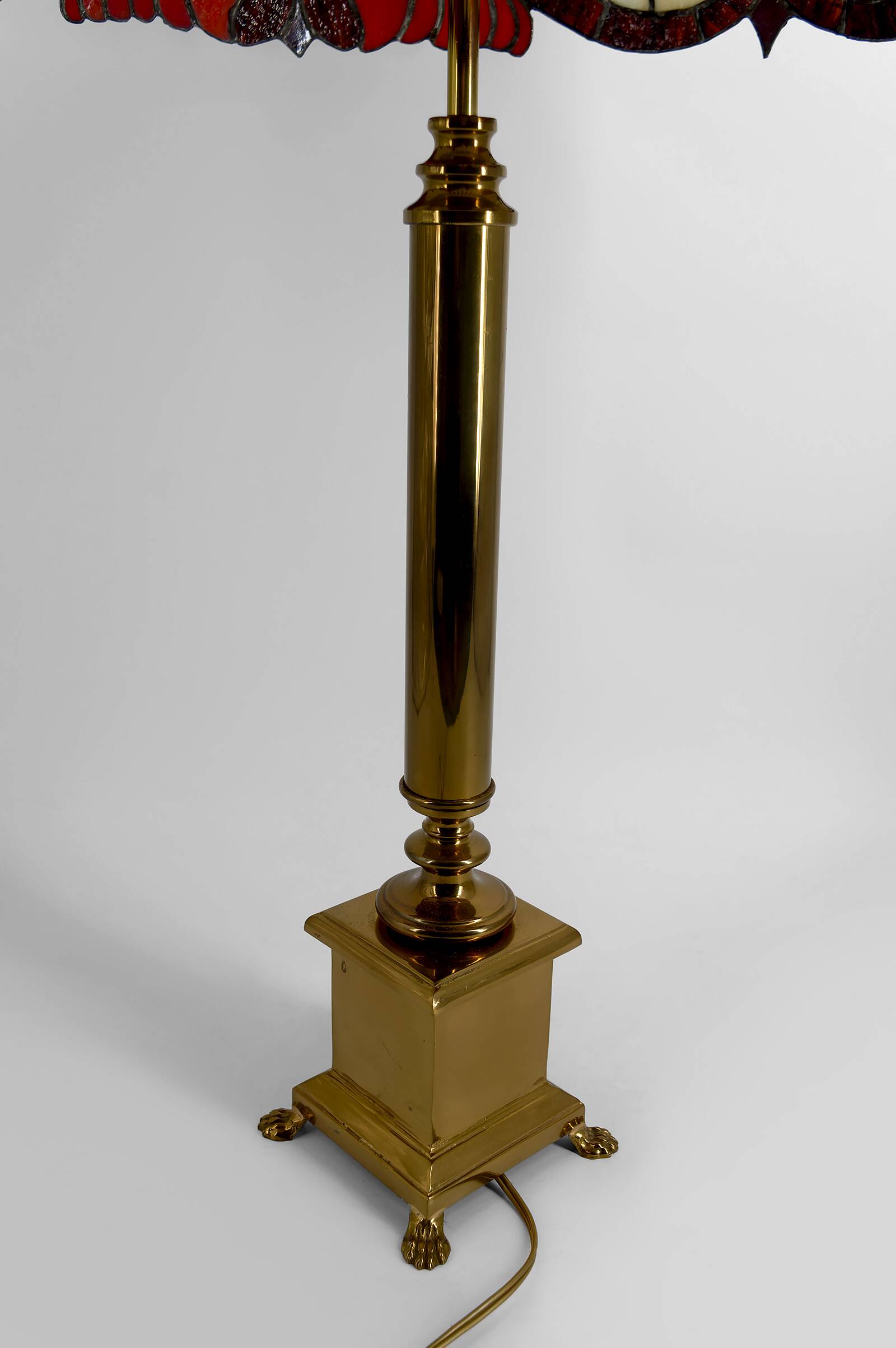 Important Tiffany-style lamp, bronze and stained glass – 20th century