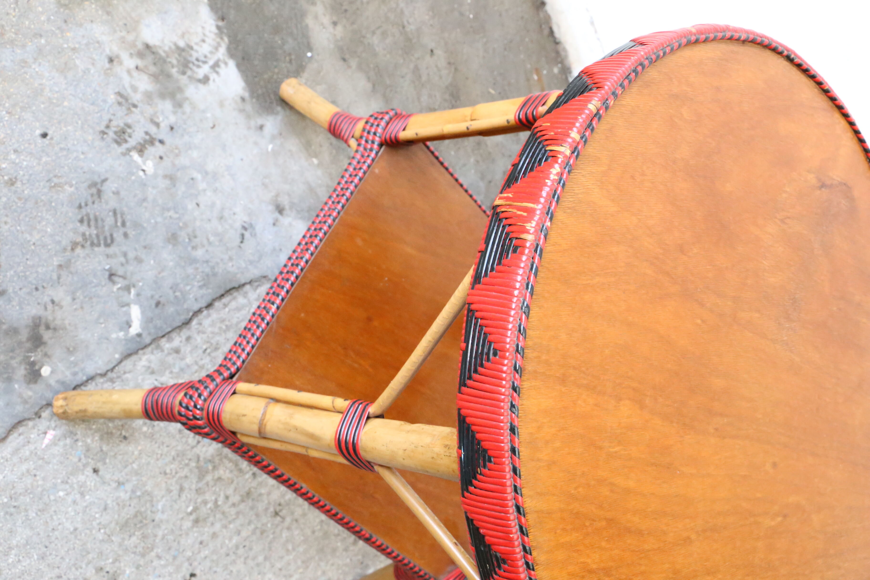 Nice rattan round table