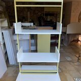 Shelf displays