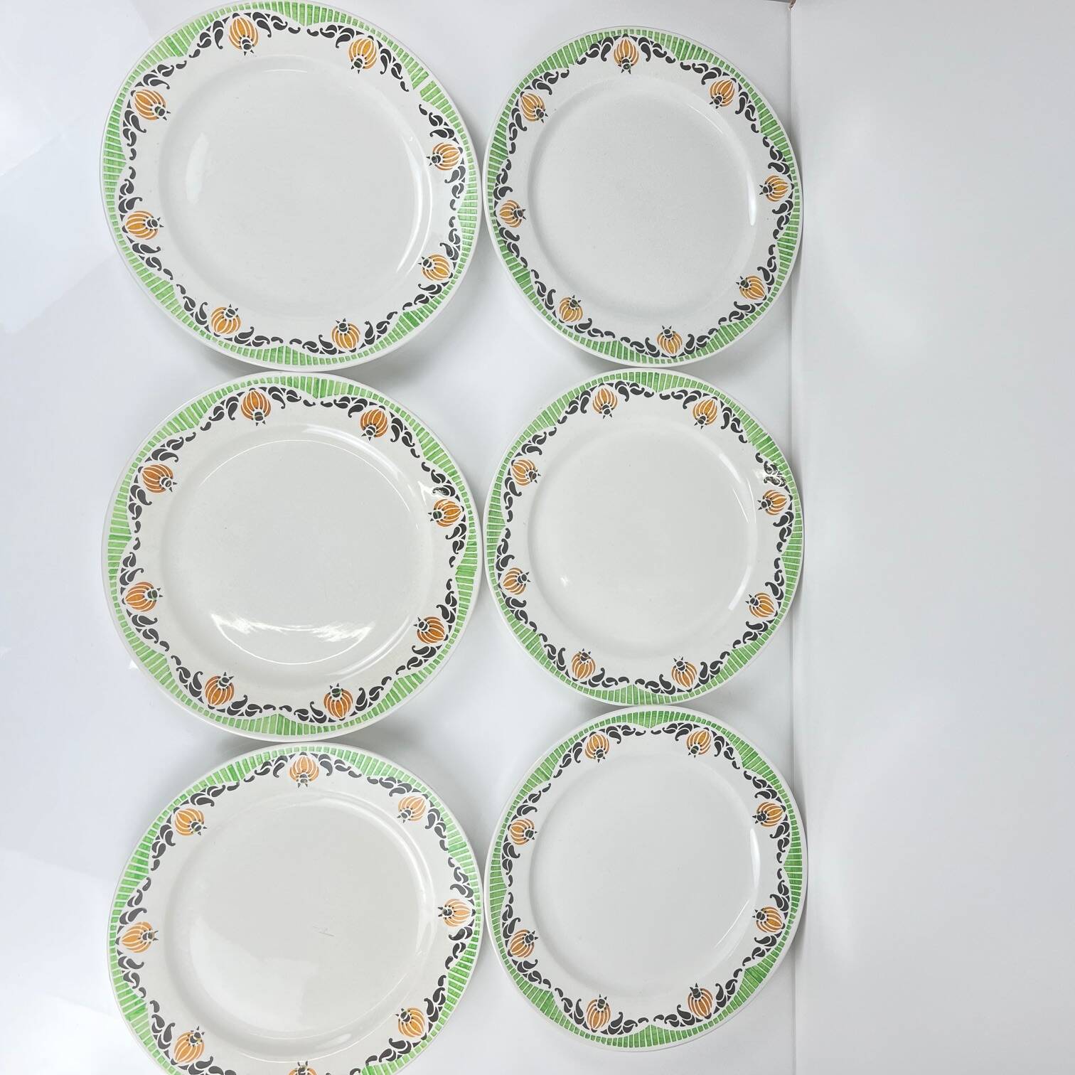 Set of 6 Sarreguemines "Maroussia" dinner plates, early 20th century