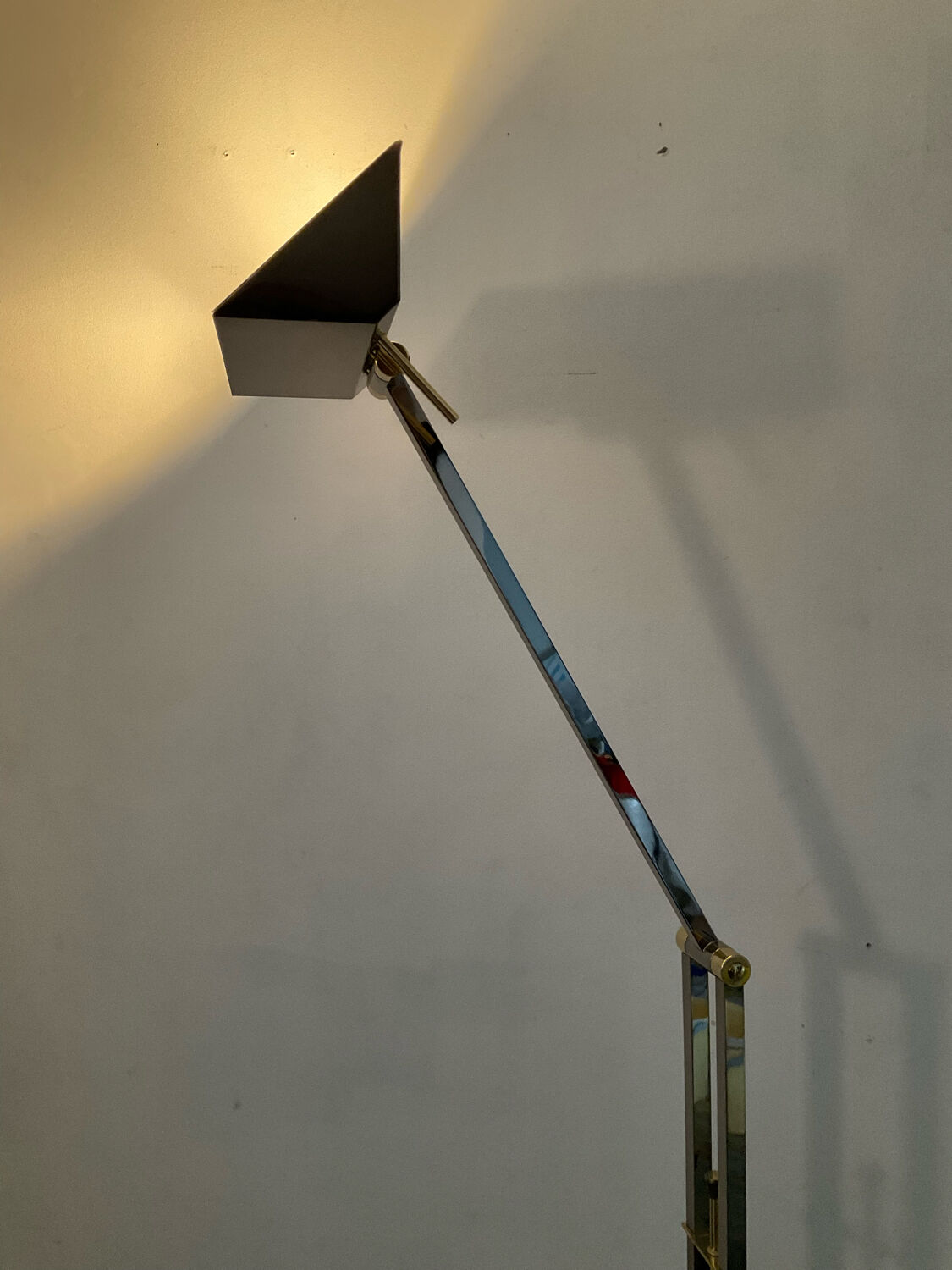 Golden Deknudt floor lamp from the 70s