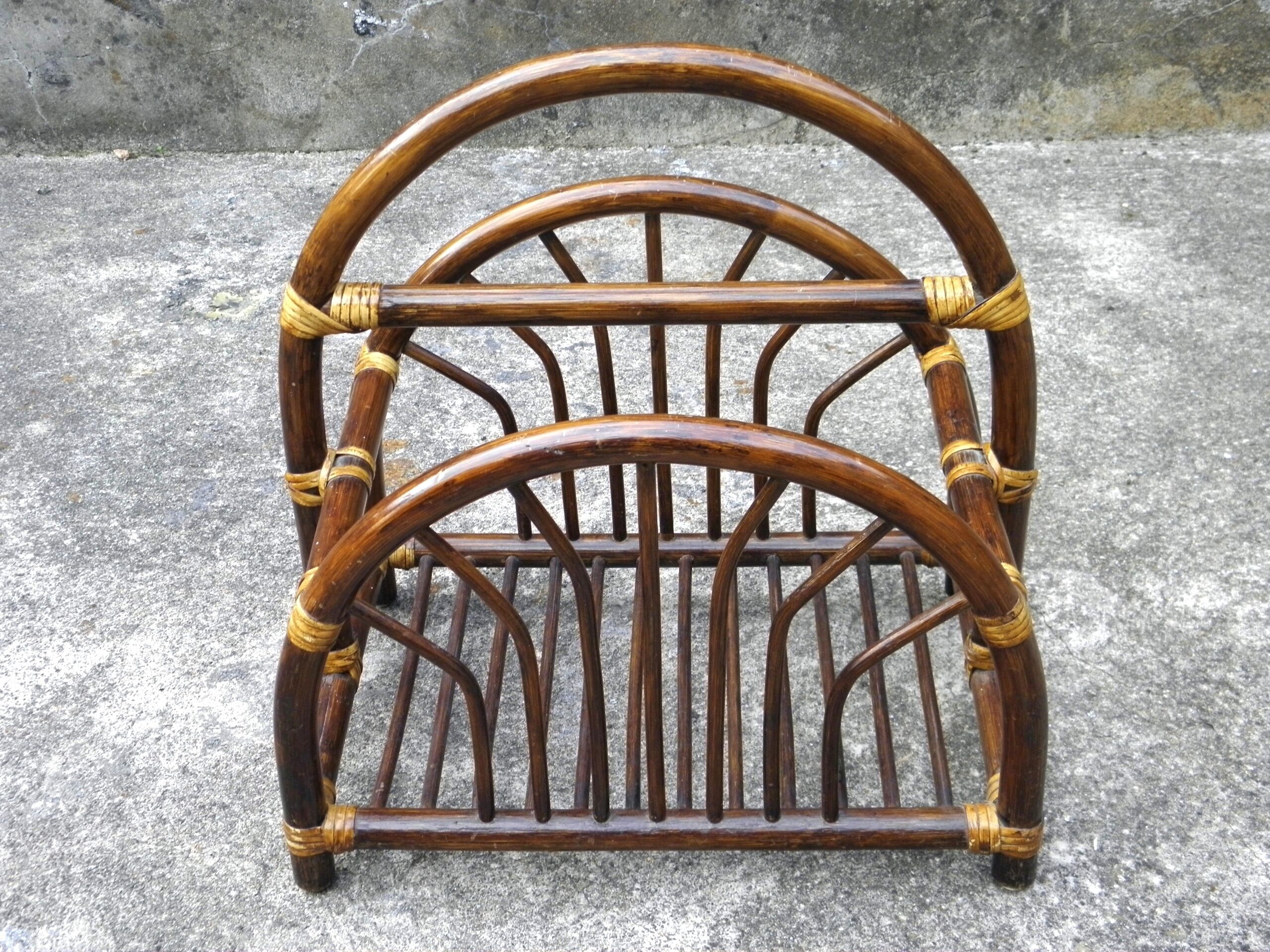Rattan vinyl holders