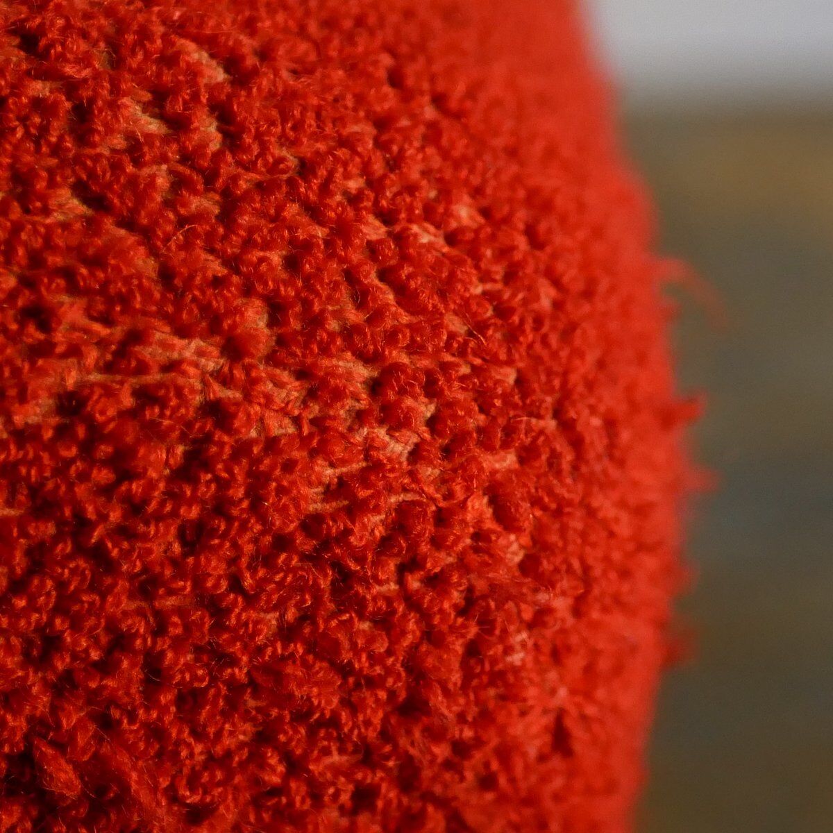 Pouf bouclé rationaliste dans le style de Gio Ponti, Italie, années 40.