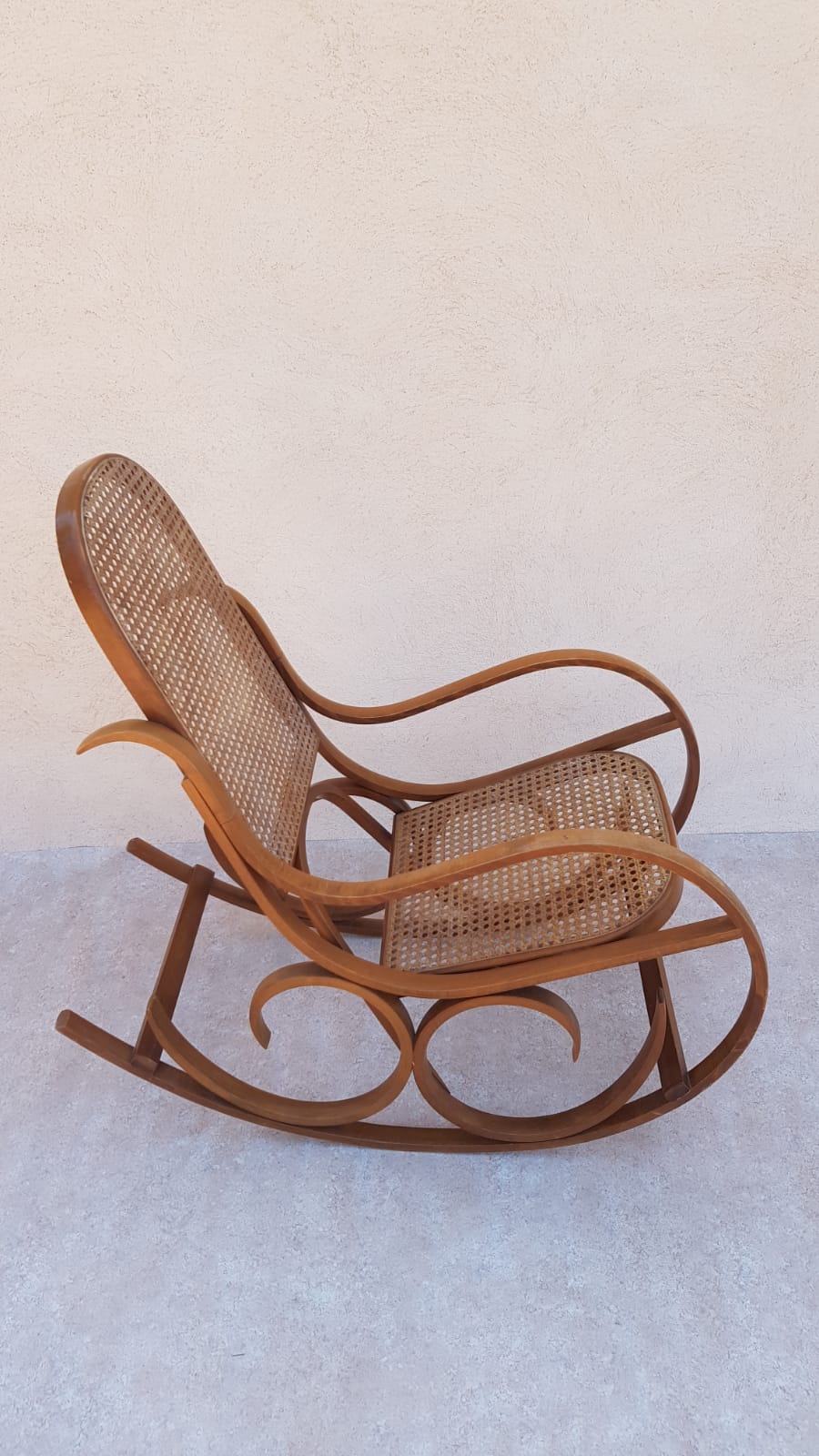 Vintage rocking-chair