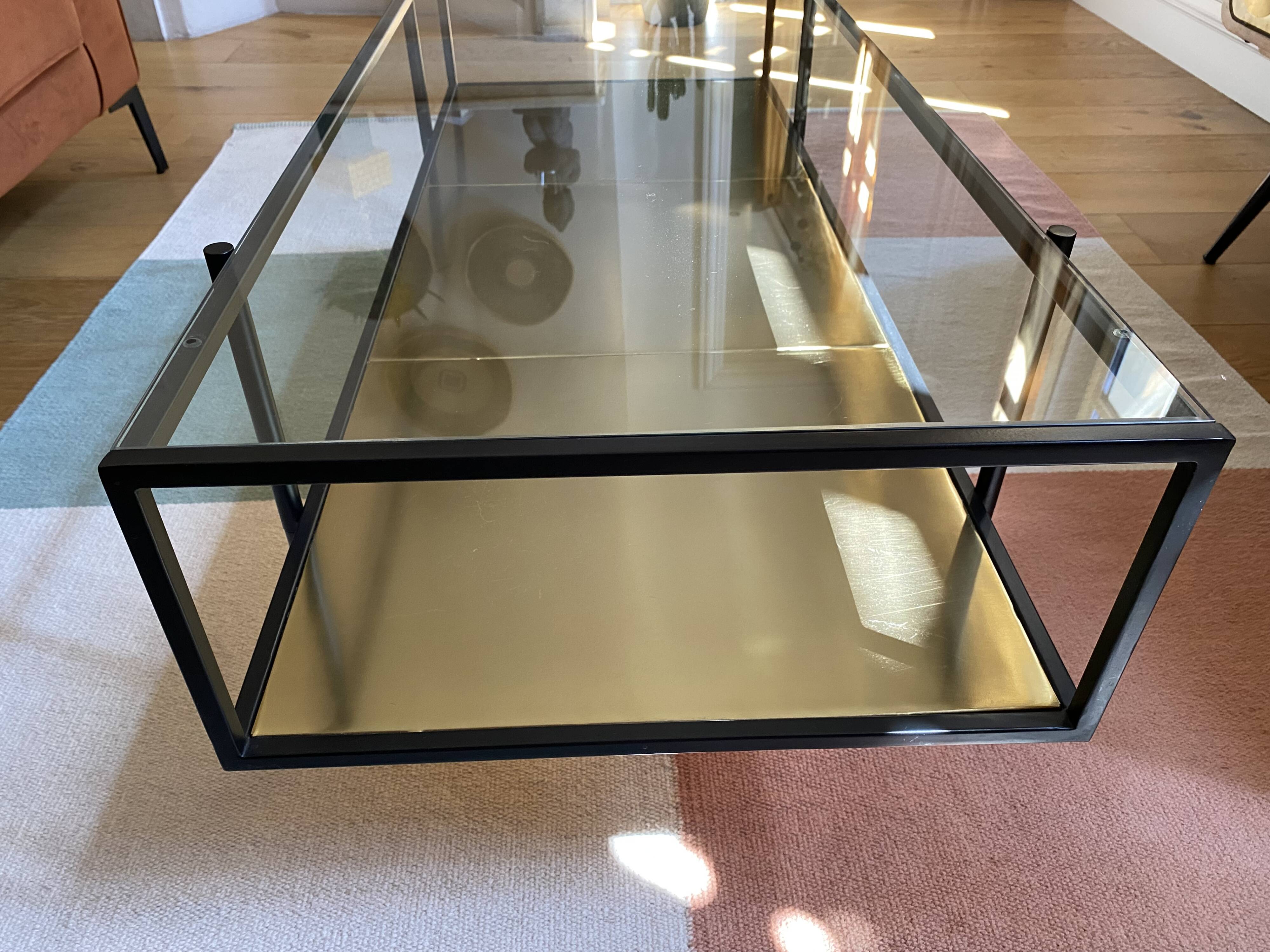 Table basse rectangulaire en laiton et verre
