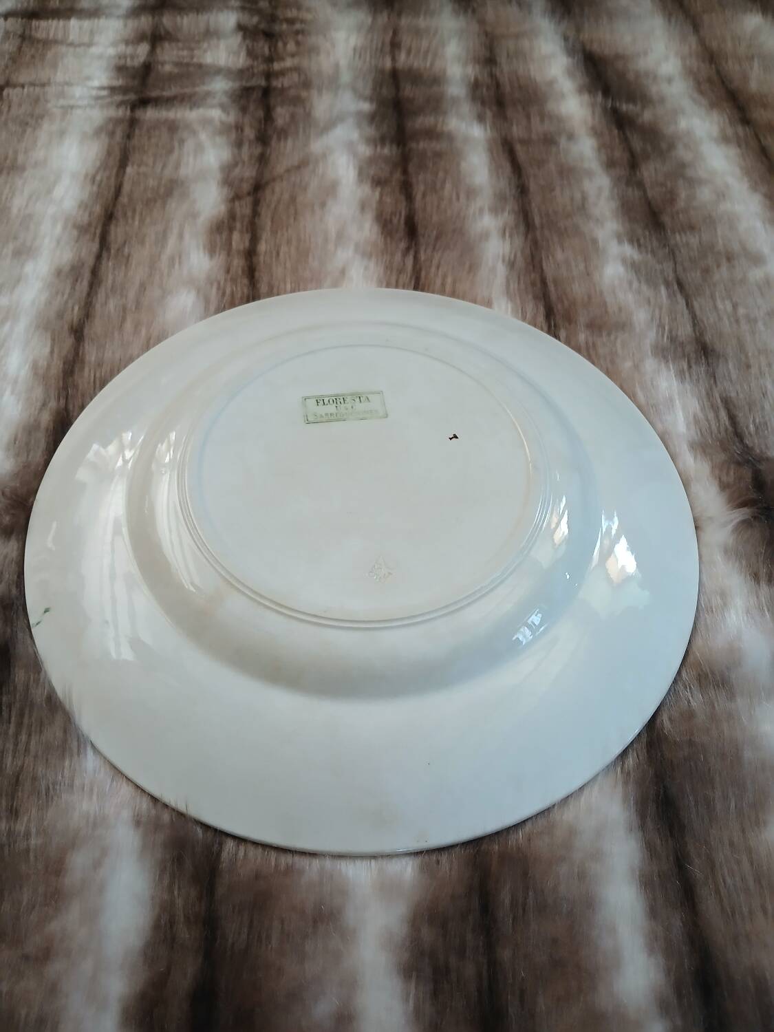 23 assiettes + plat anciens U&C Sarreguemines
