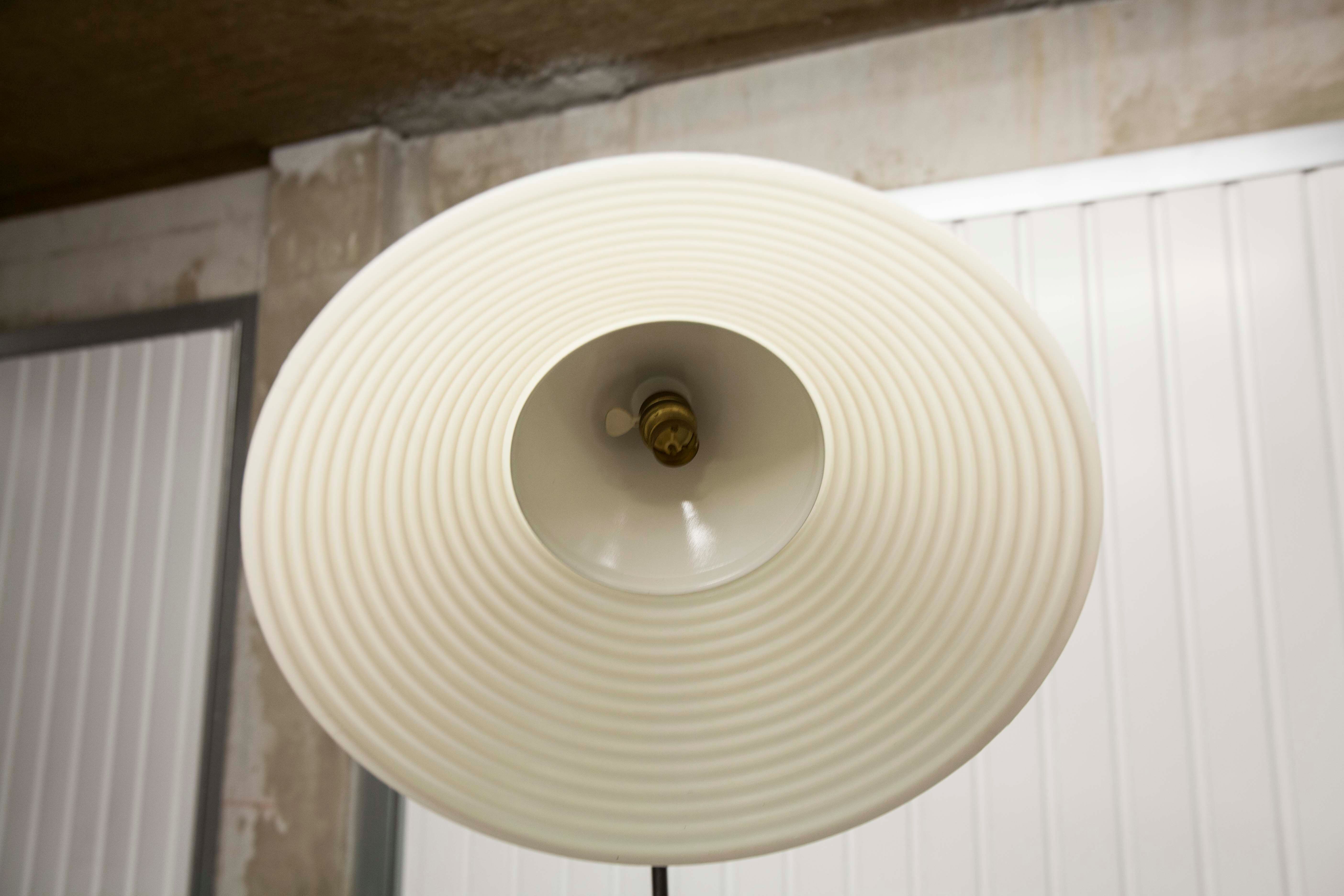 Floor lamp tripod Tablet door magazine 50 s
