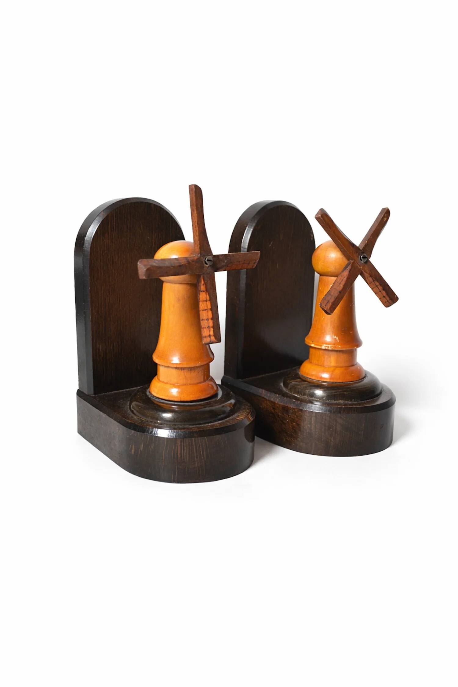 Wooden bookends mills