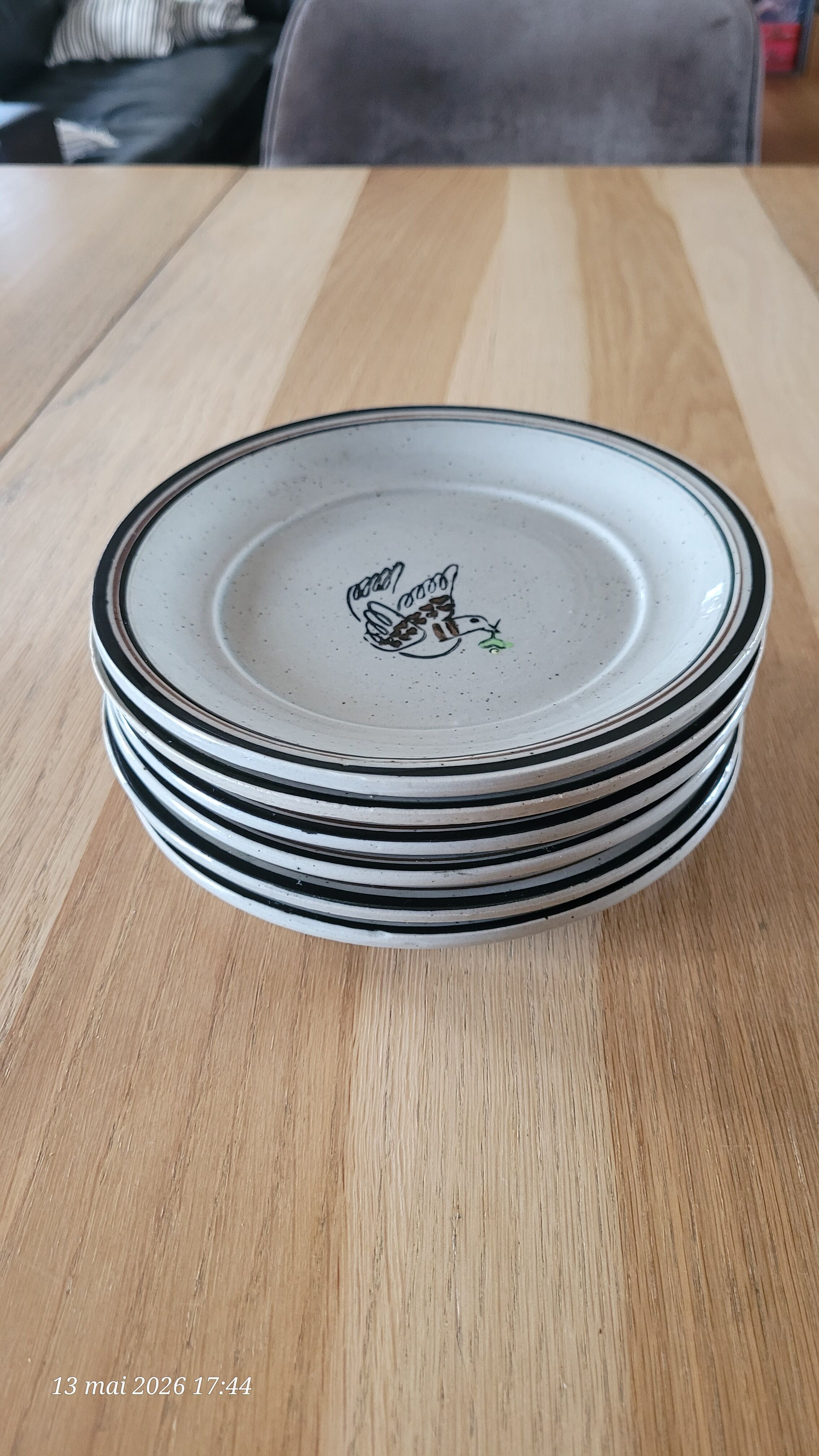 6 assiettes à dessert en grès moucheté