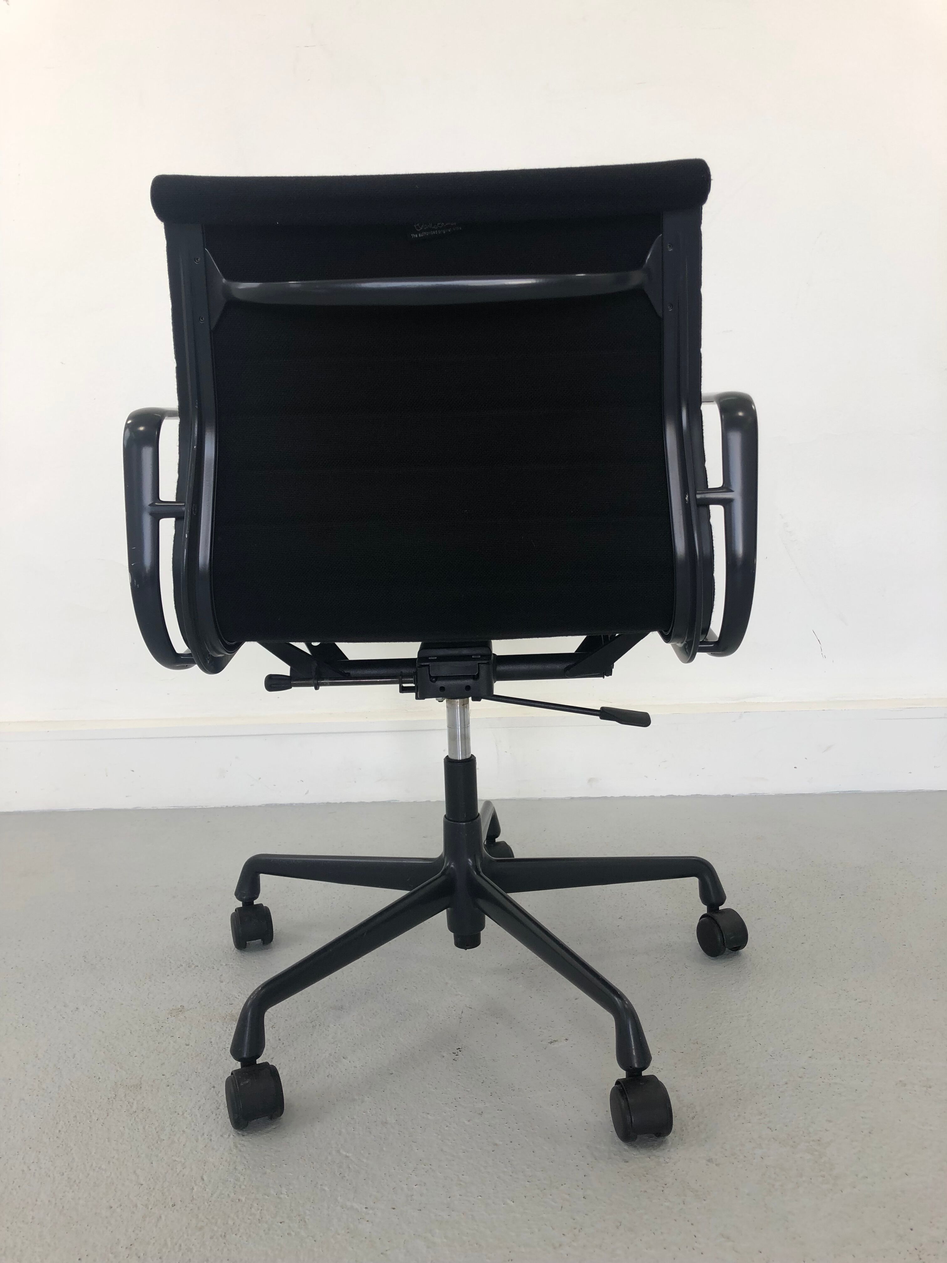 Aluminum black Model EA 117 Swivel Chair by Charles & Ray Eames for Vitra