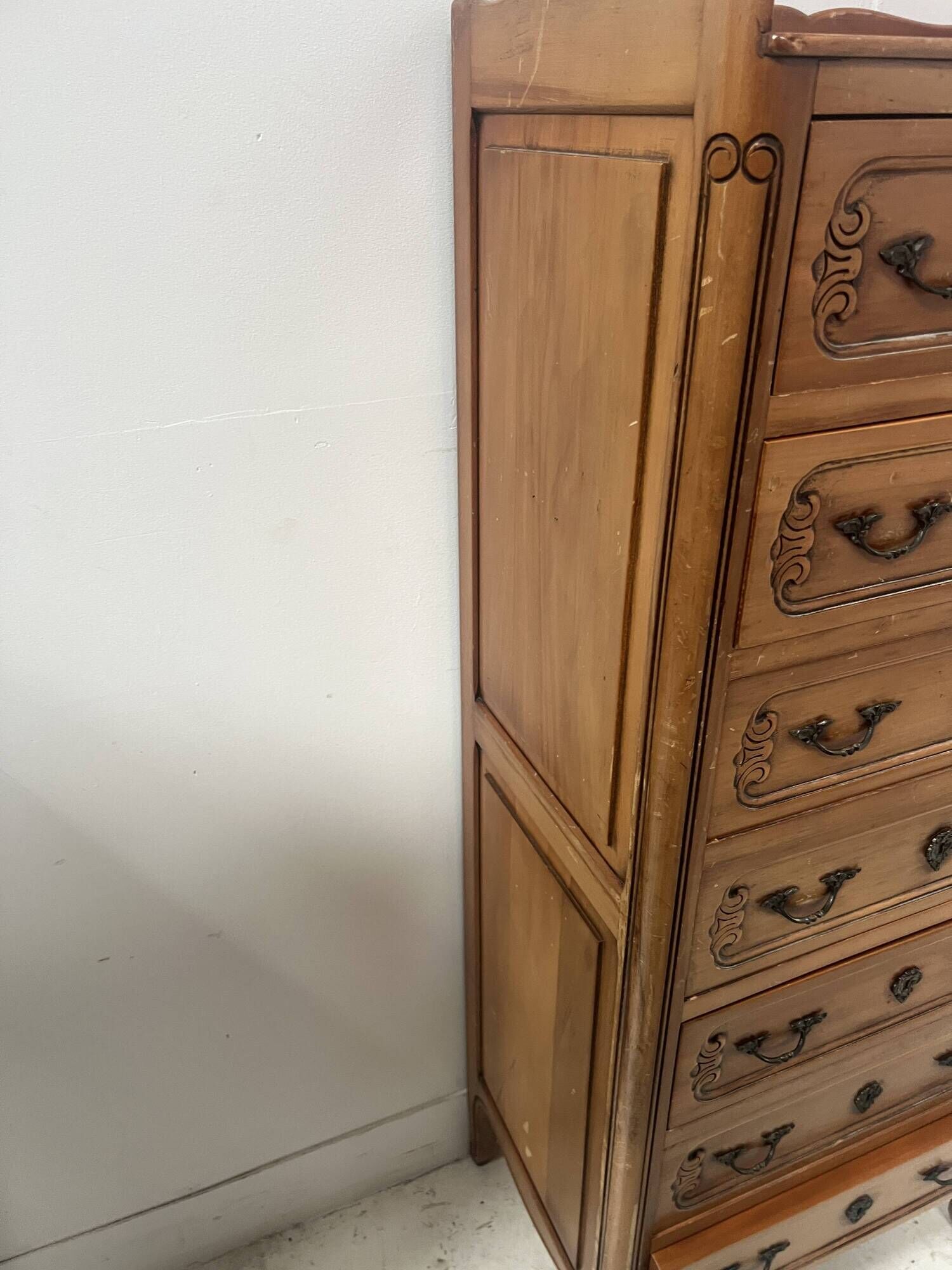 Regency-style chest of drawers in solid cherry wood, 20th century.