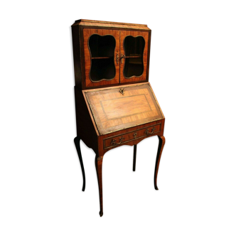 Office secretary happiness of the day showcase with decoration marked 19th Napoleon III