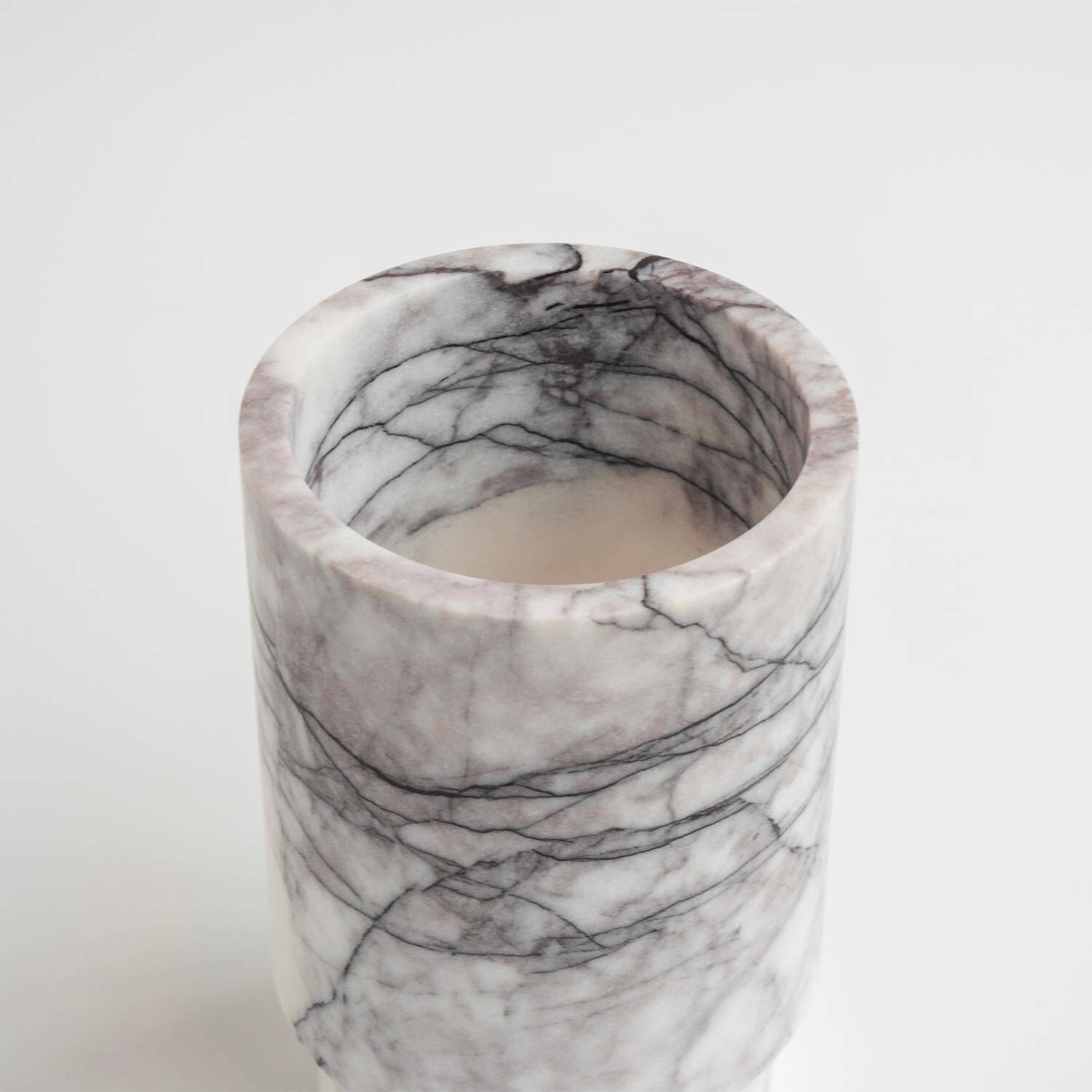 Vase marbre blanc lilas