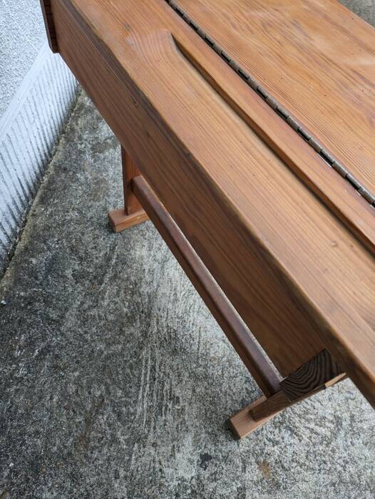 Children's desk, desk