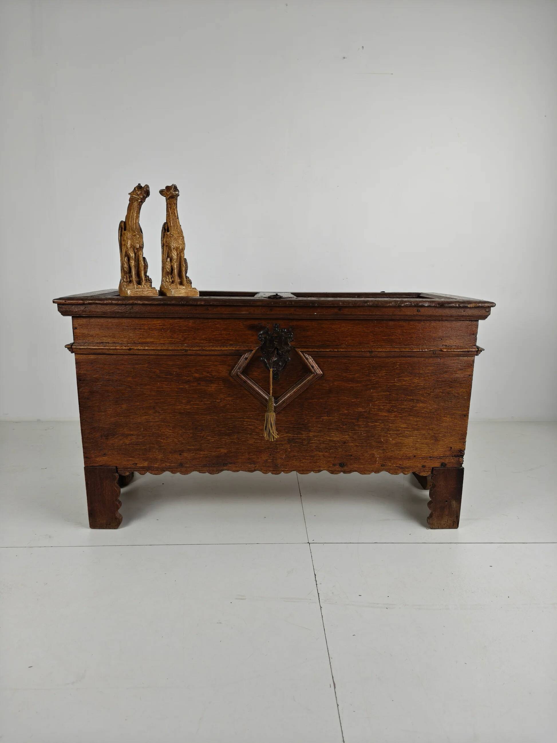 Elegant 18th century oak chest – dated 1756
