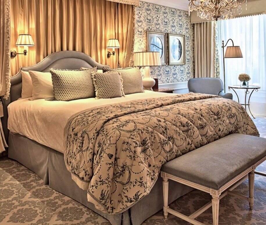 Luxury floor lamp by Chapman USA, originally from the Hotel George V, Paris