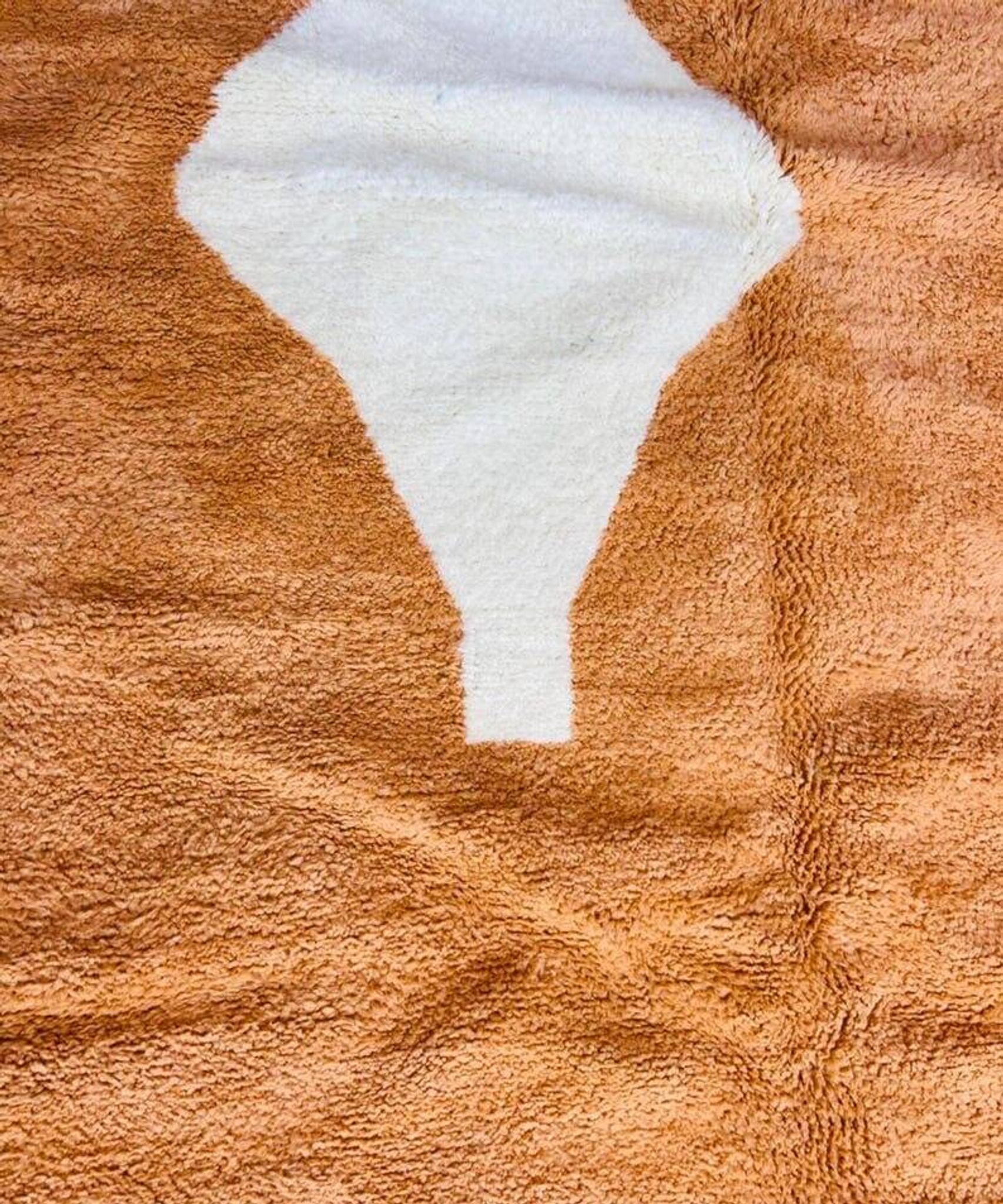 Beni Ourain Berber rug woven in Oued Zem, Moroccan, size 150 x 250 cm.