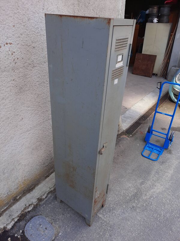 Armoire vestiaire metallique