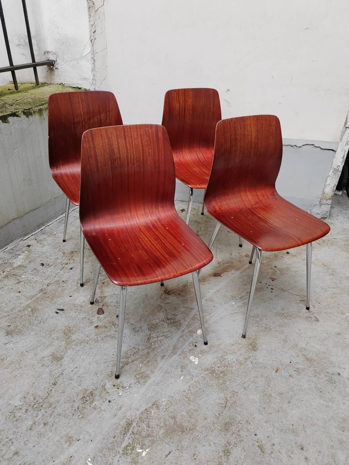 4 plywood chairs