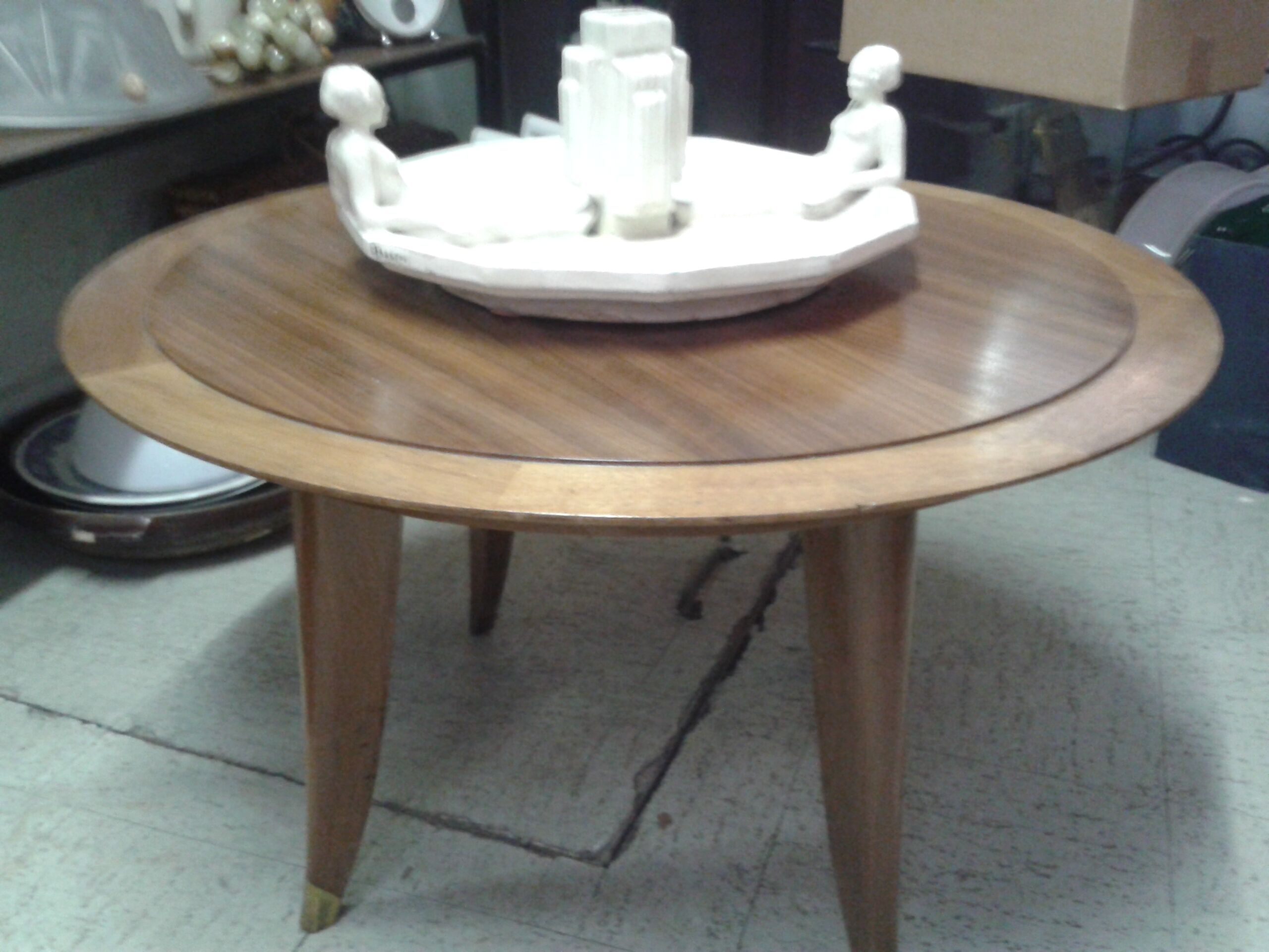 Art Deco round coffee table in blond wood