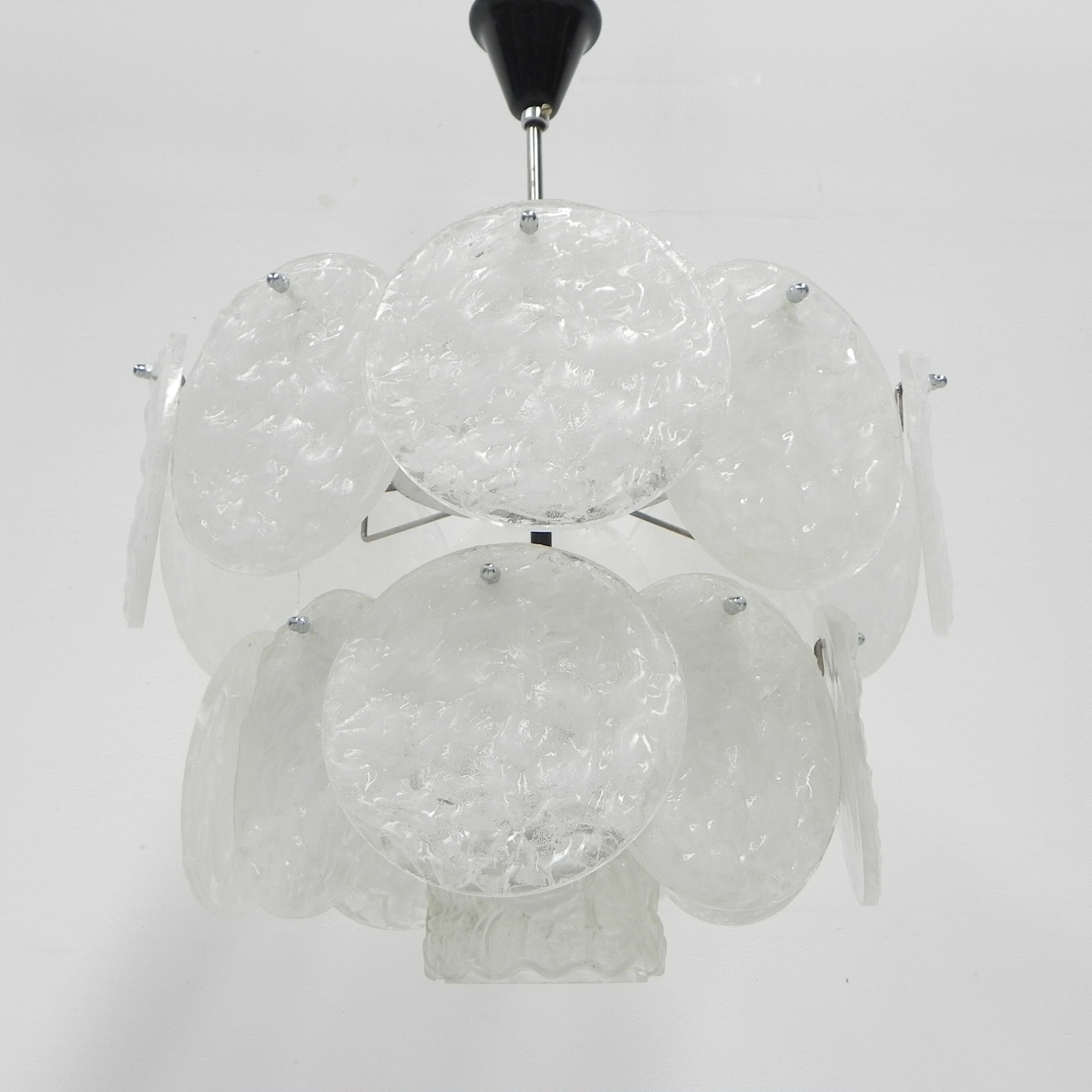 Frosted ice hanging lamp with 18 plastic discs