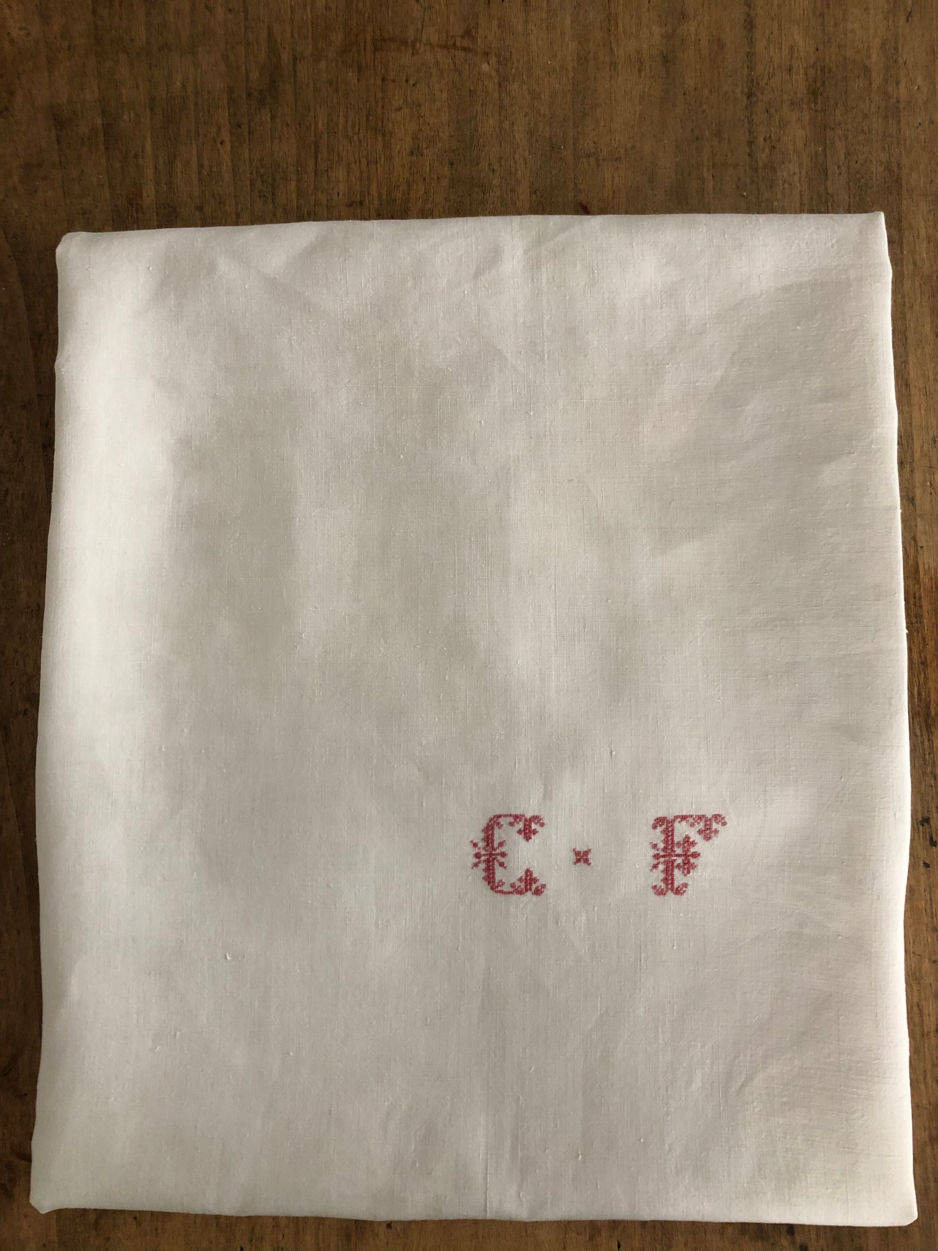 Winegrower's tablecloth, monogram and bedding