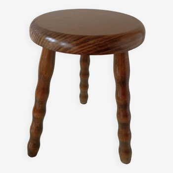 Tabouret tripode.