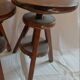 Lot de deux tabourets à vis